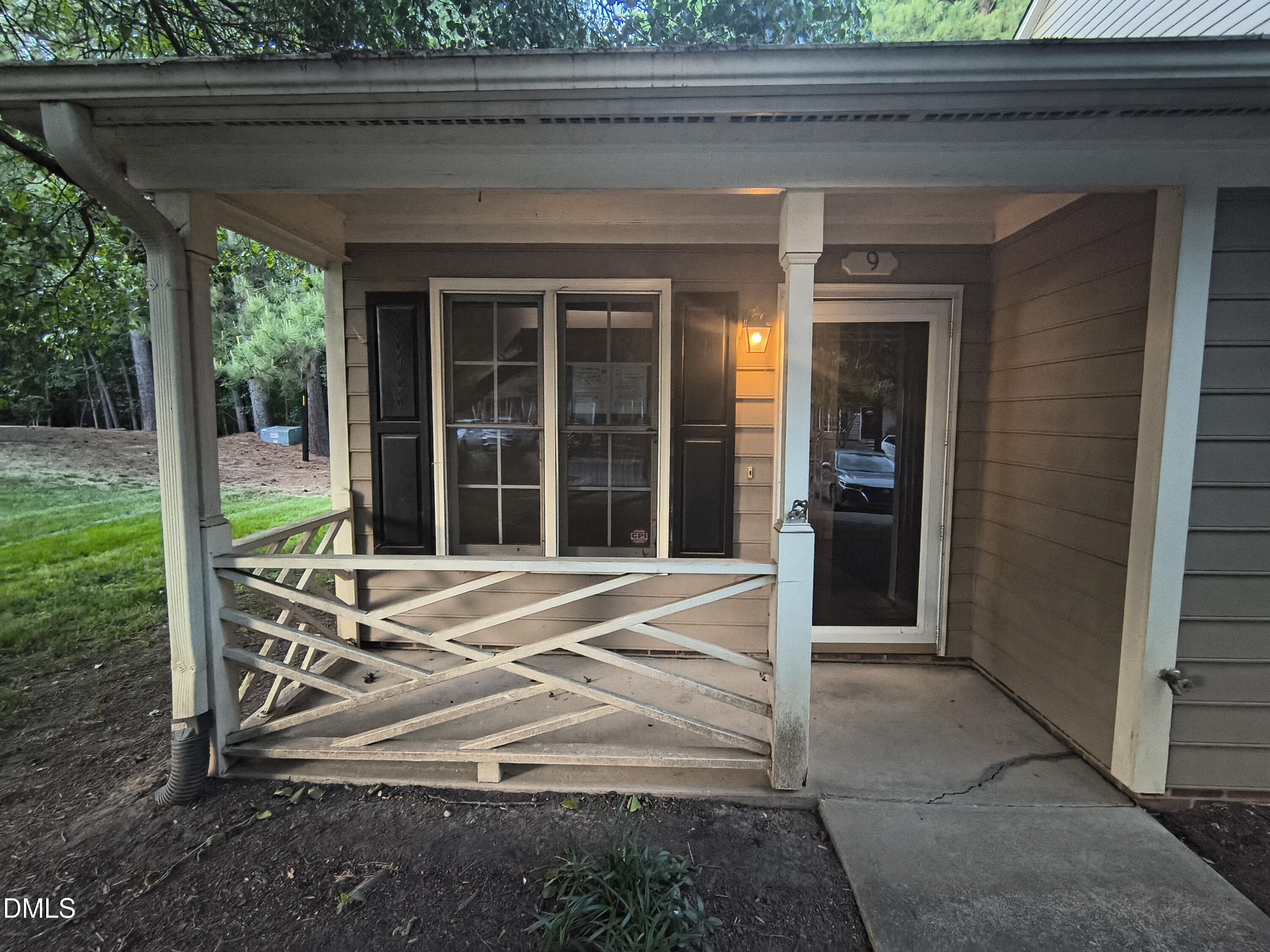 9 Crystal Oaks Court Property Photo 6