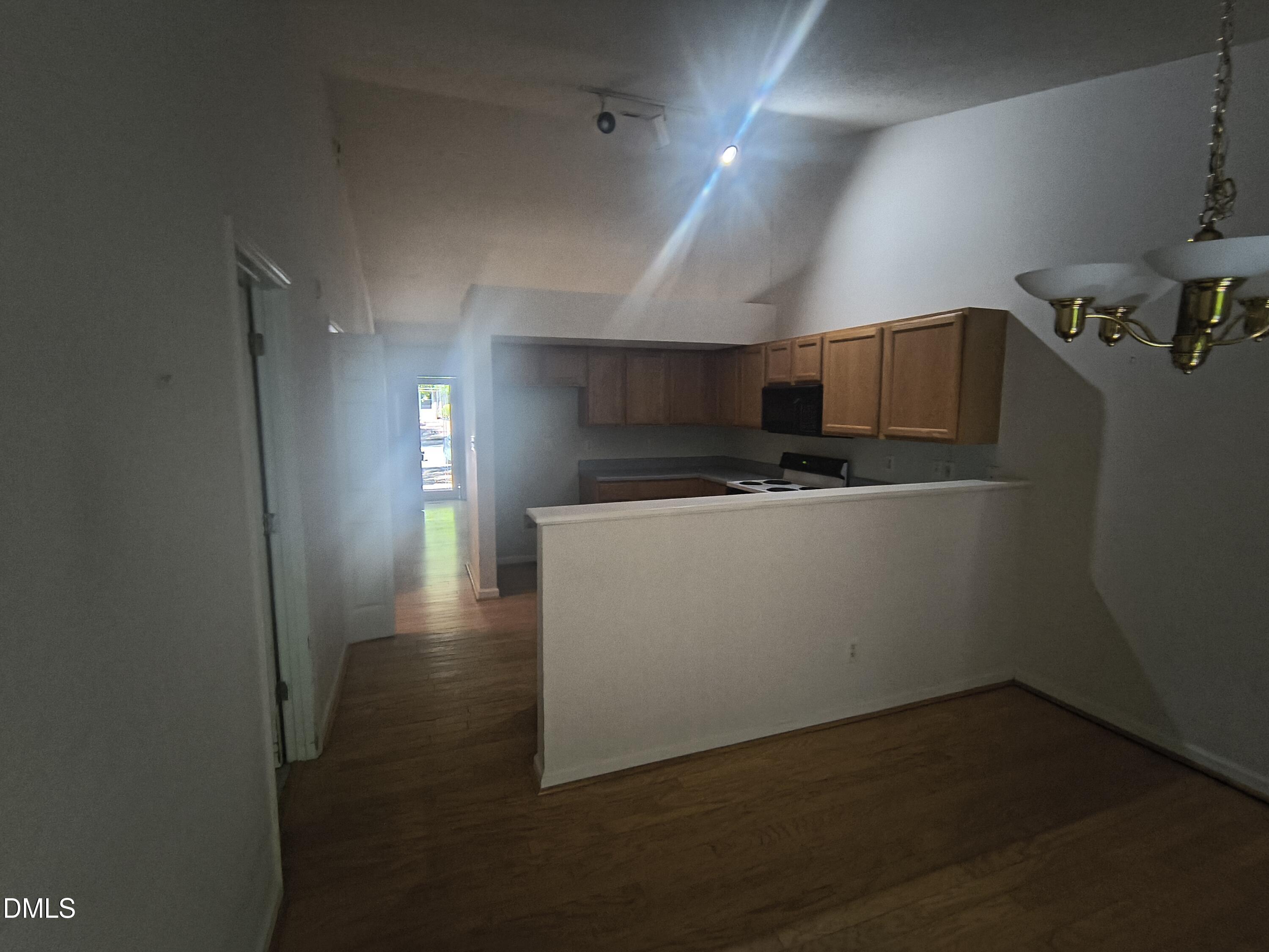 9 Crystal Oaks Court Property Photo 13