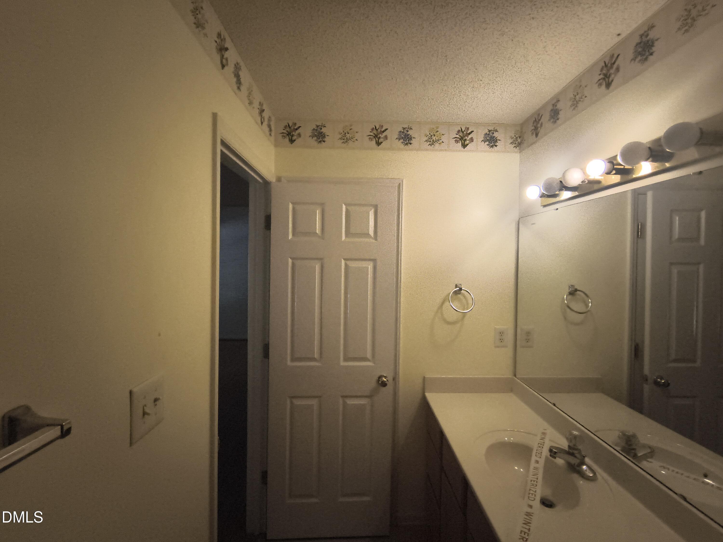 9 Crystal Oaks Court Property Photo 18