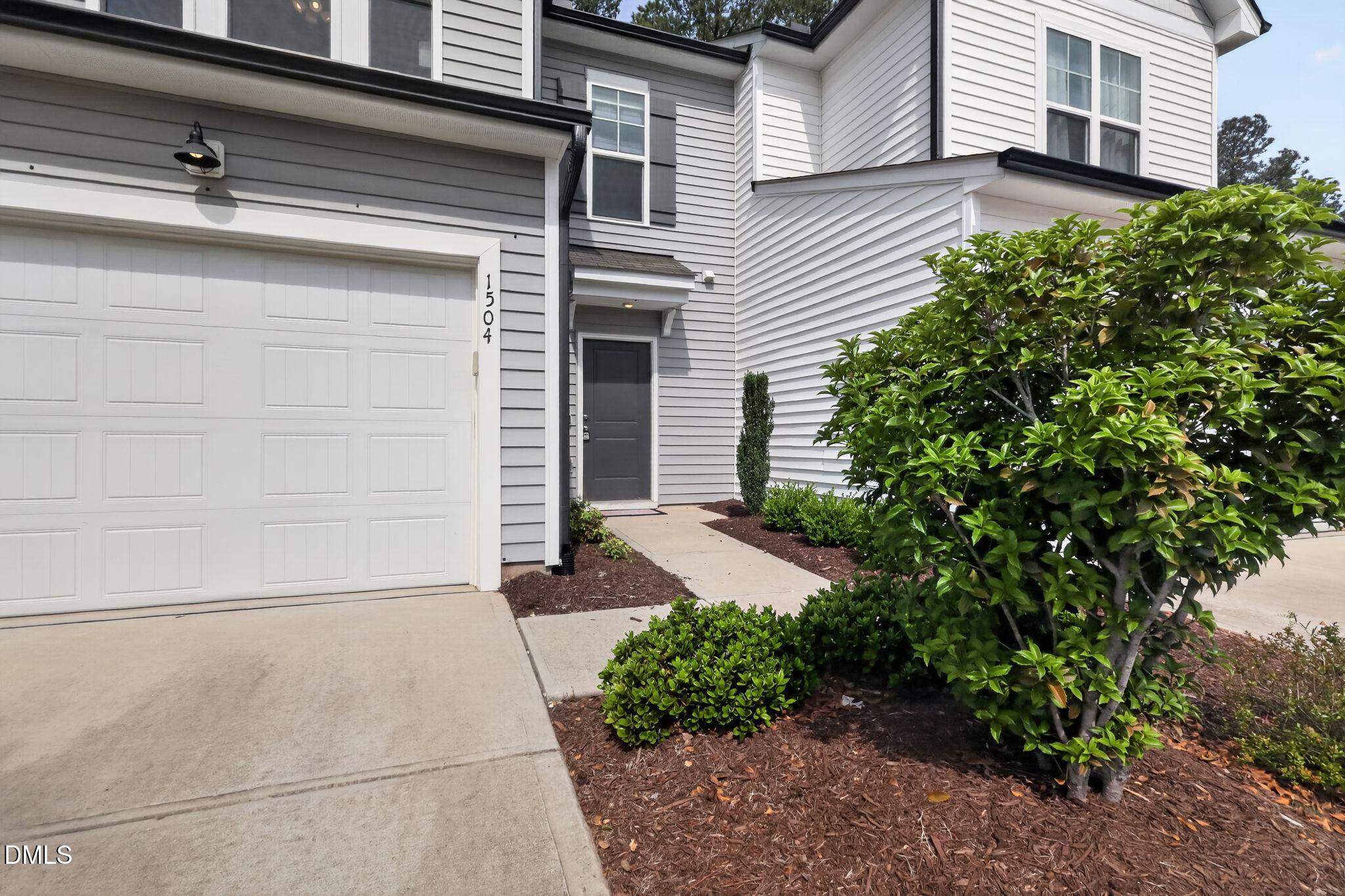 1504 Glacier Drive Property Photo 2