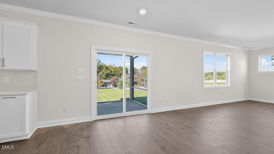1532 Jasmine View Way Property Photo 6