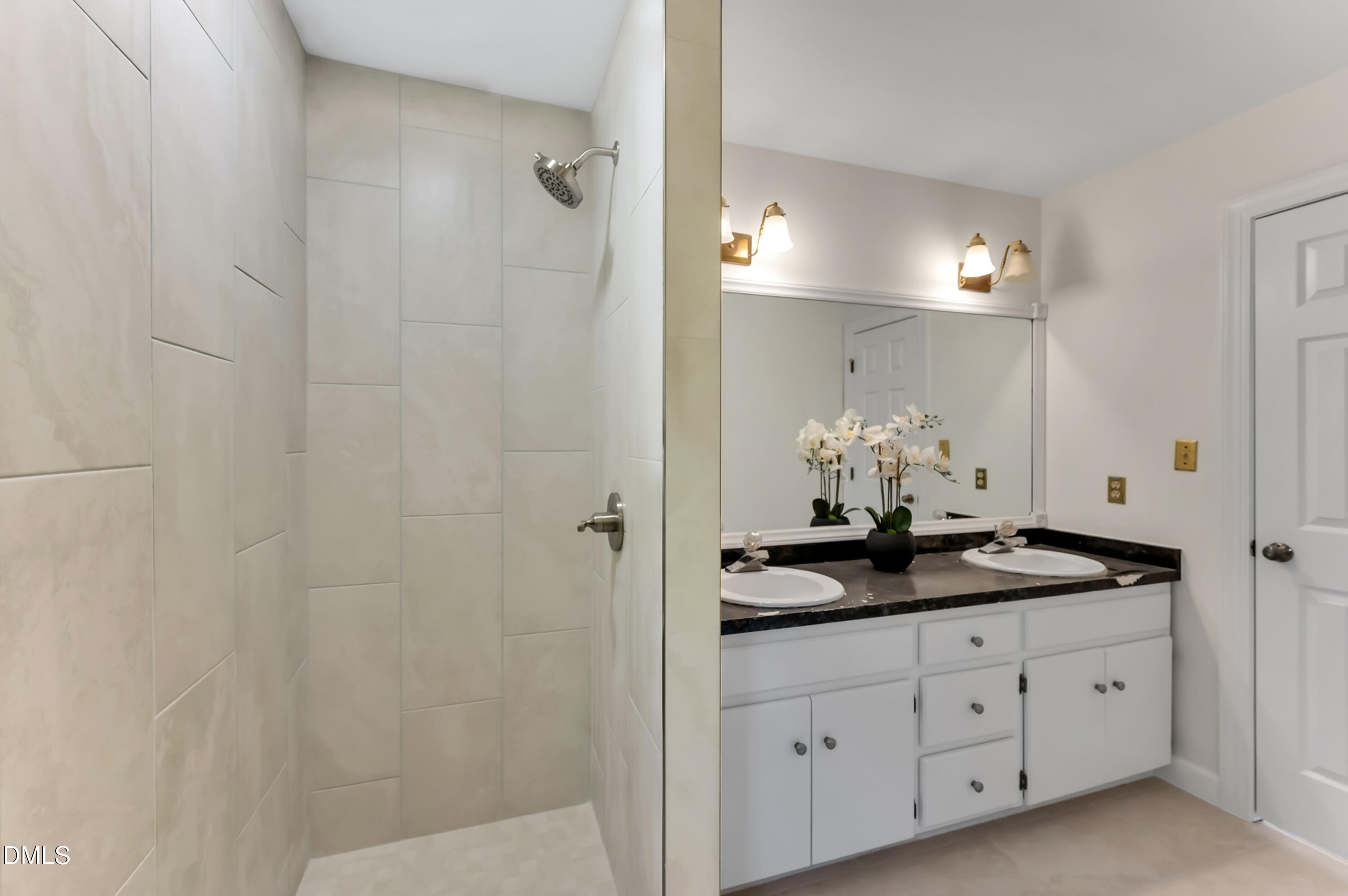 7500 Drayton Court Property Photo 13