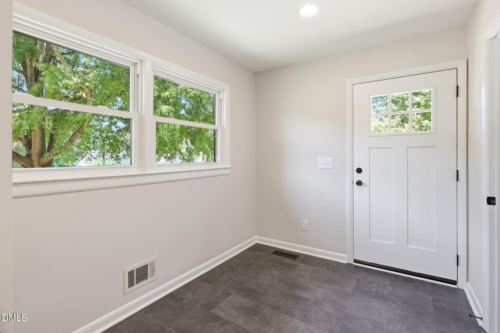 540 N Pine Street Property Photo 11