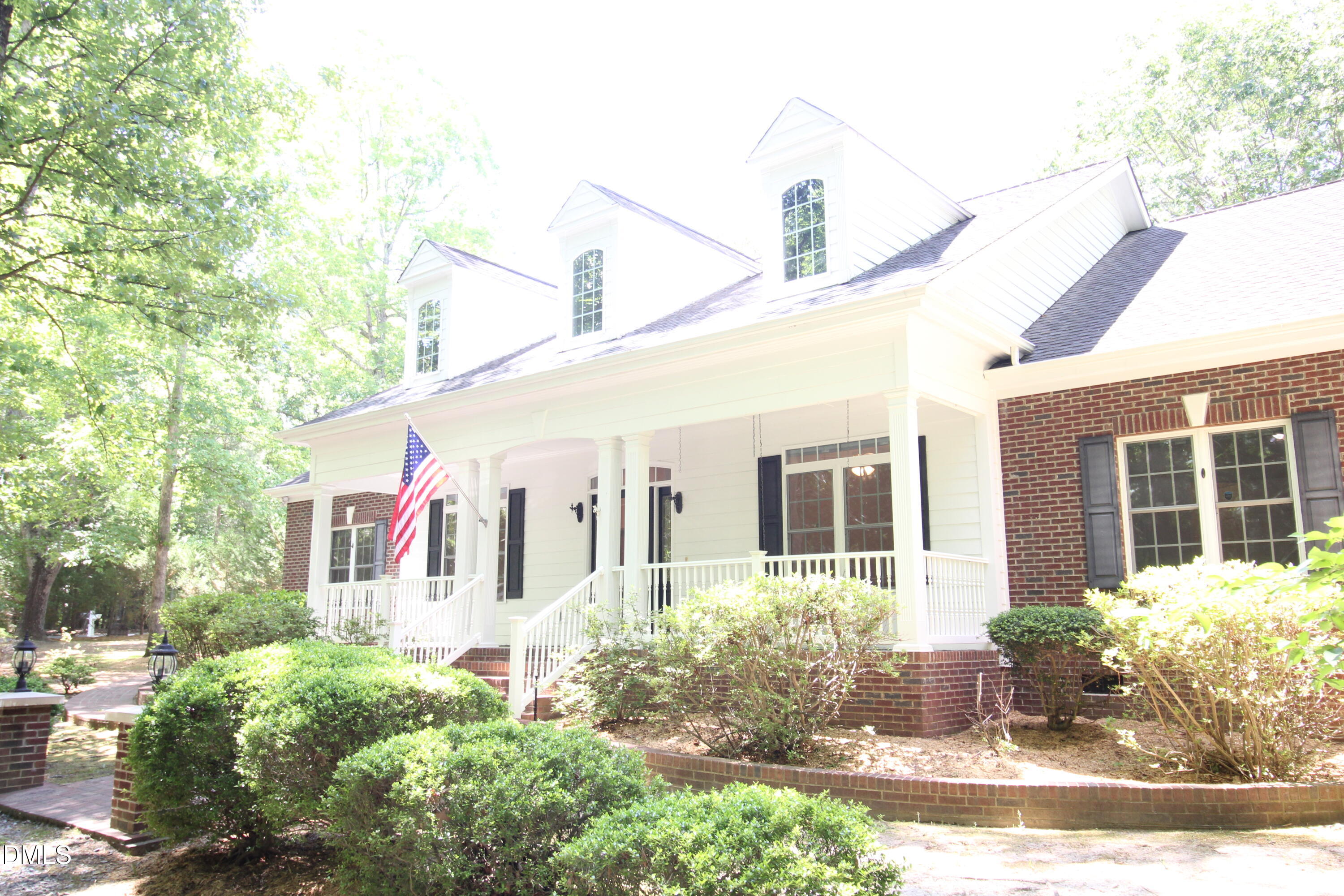 1102 Falling Stream Property Photo 5