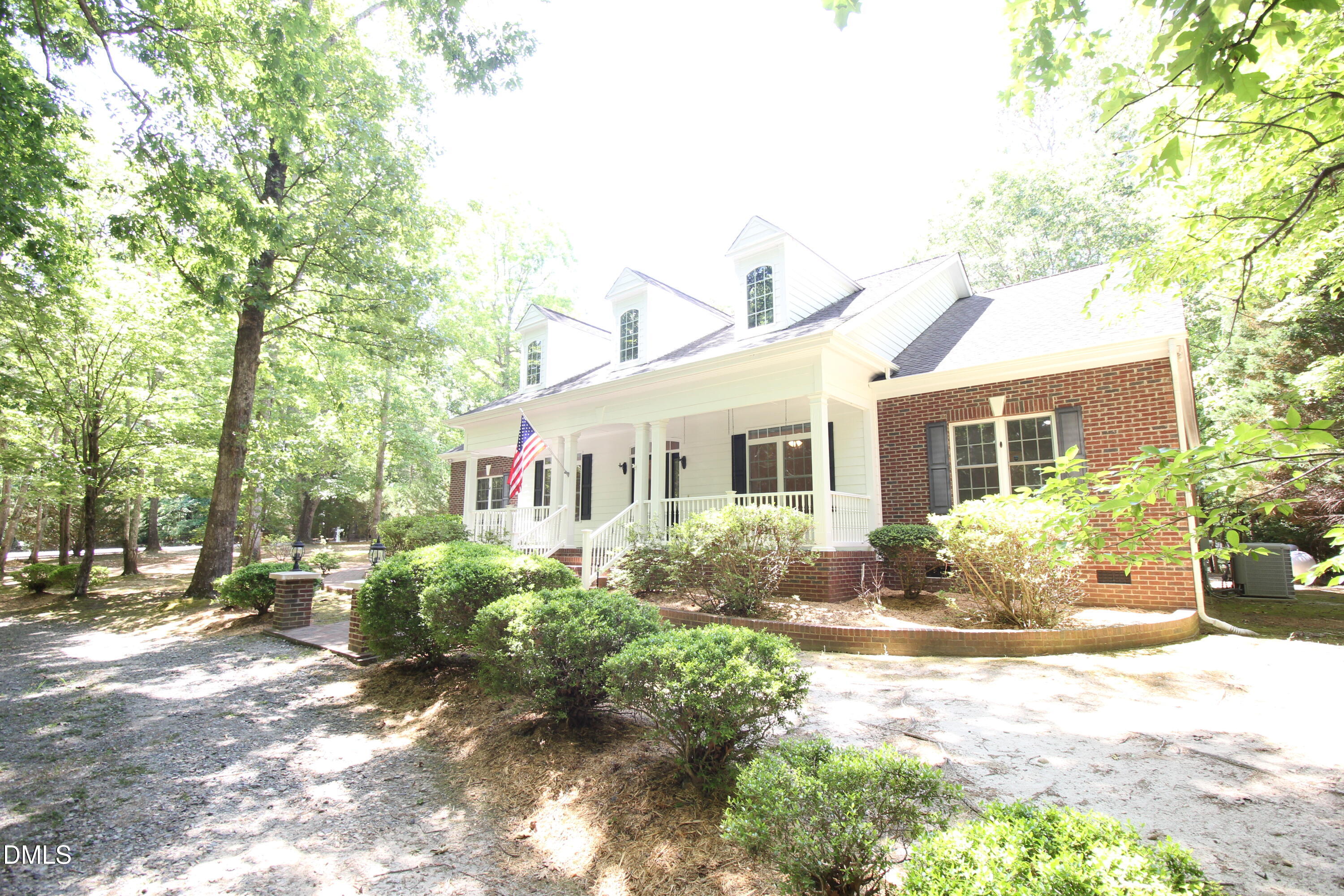 1102 Falling Stream Property Photo 6