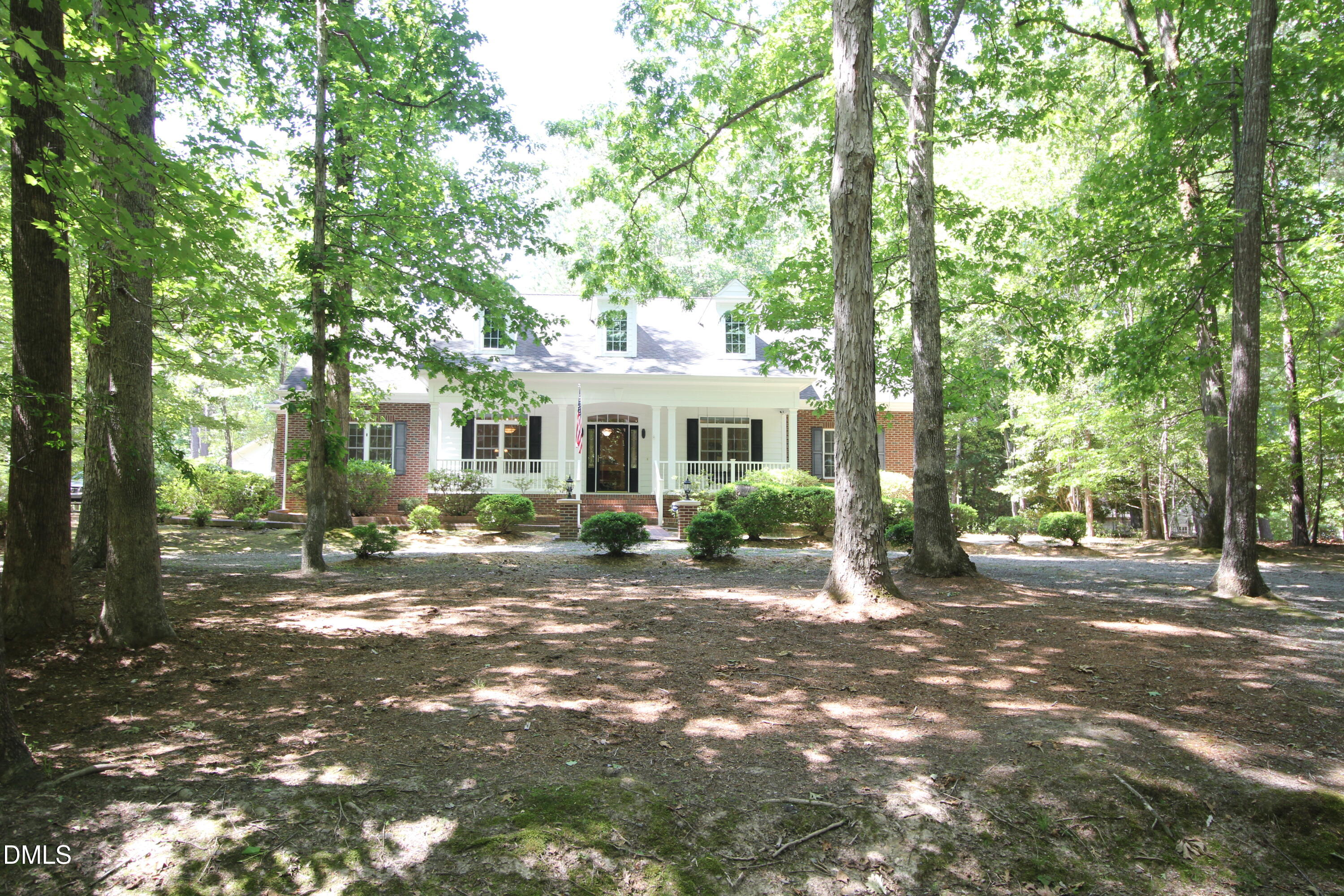 1102 Falling Stream Property Photo 7
