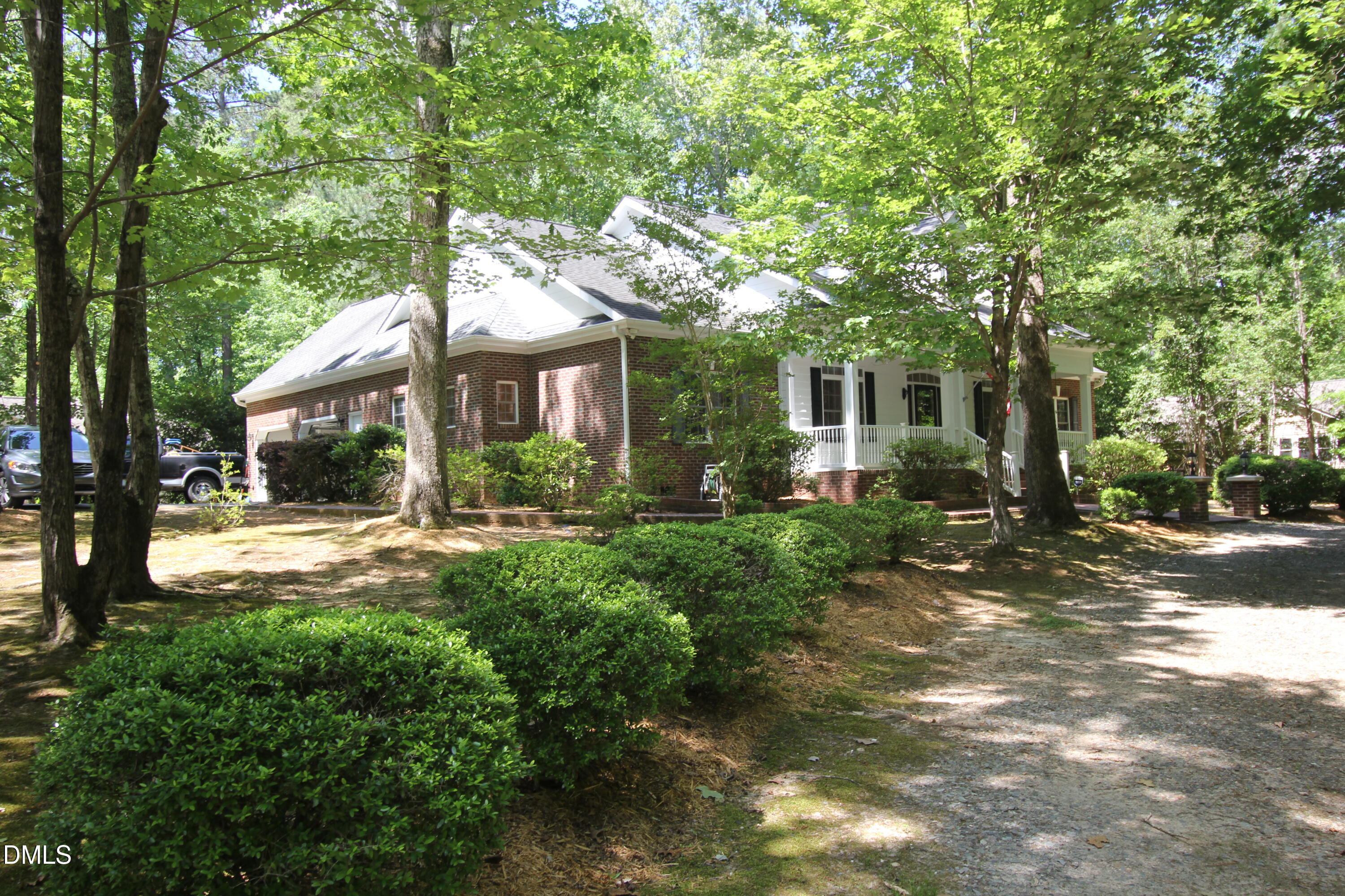 1102 Falling Stream Property Photo 9