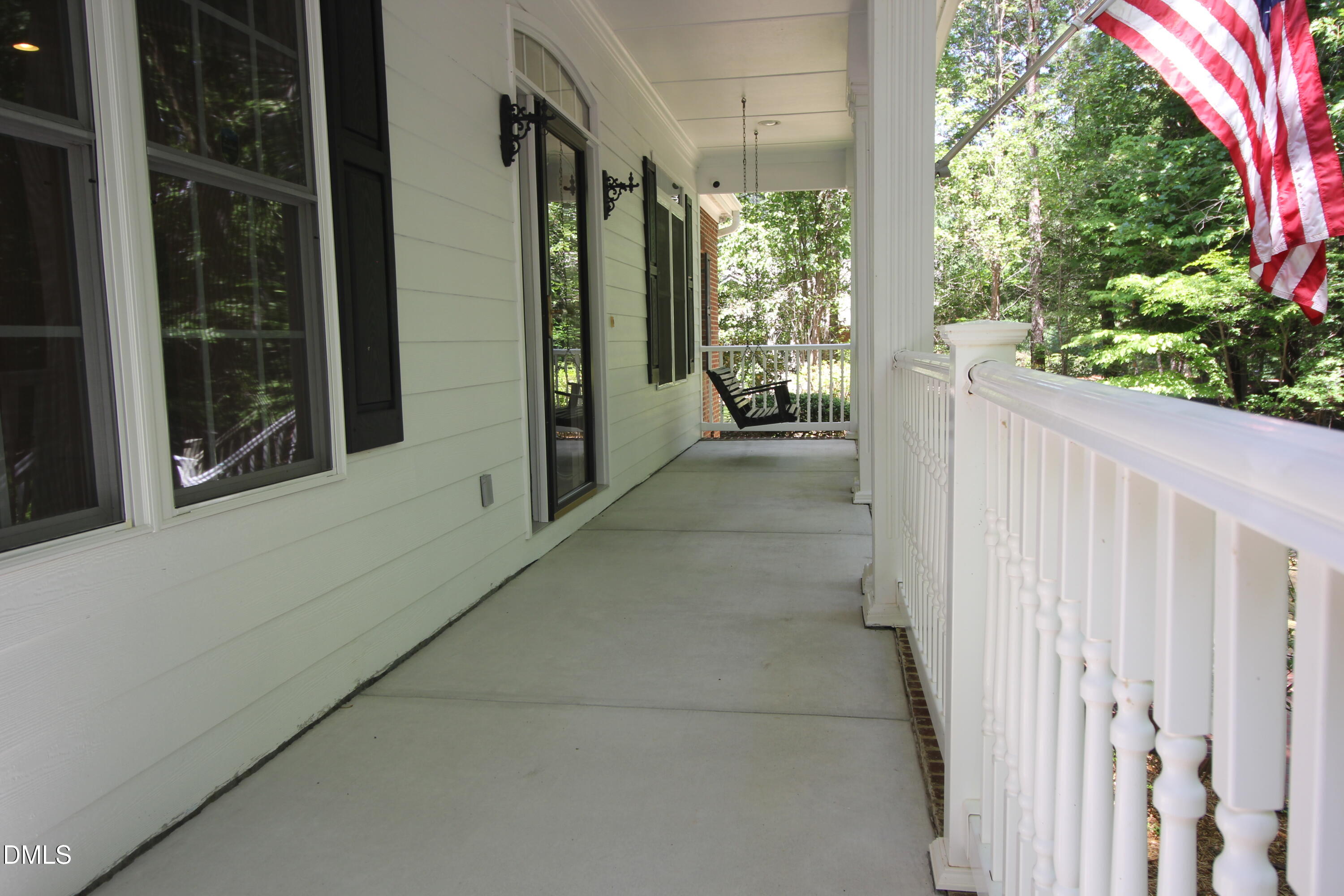 1102 Falling Stream Property Photo 11