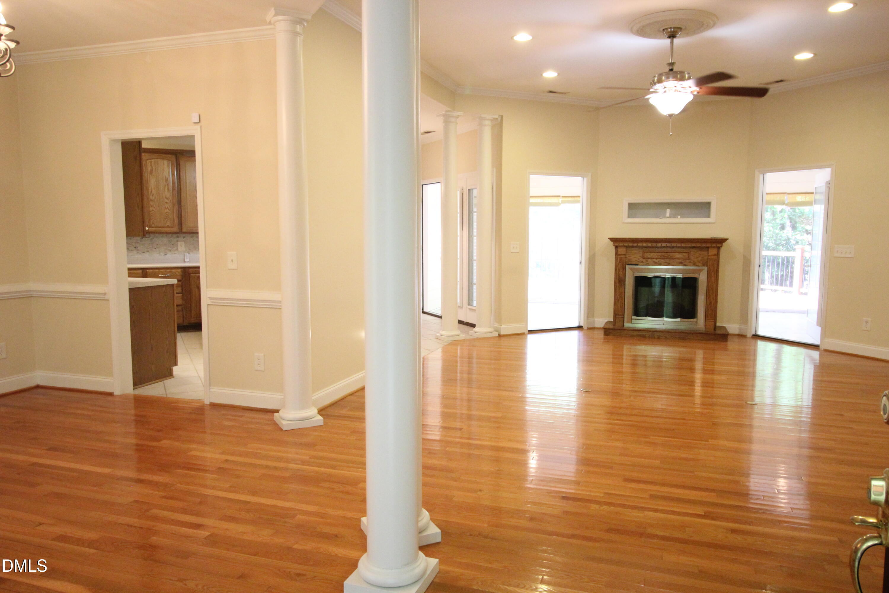 1102 Falling Stream Property Photo 12