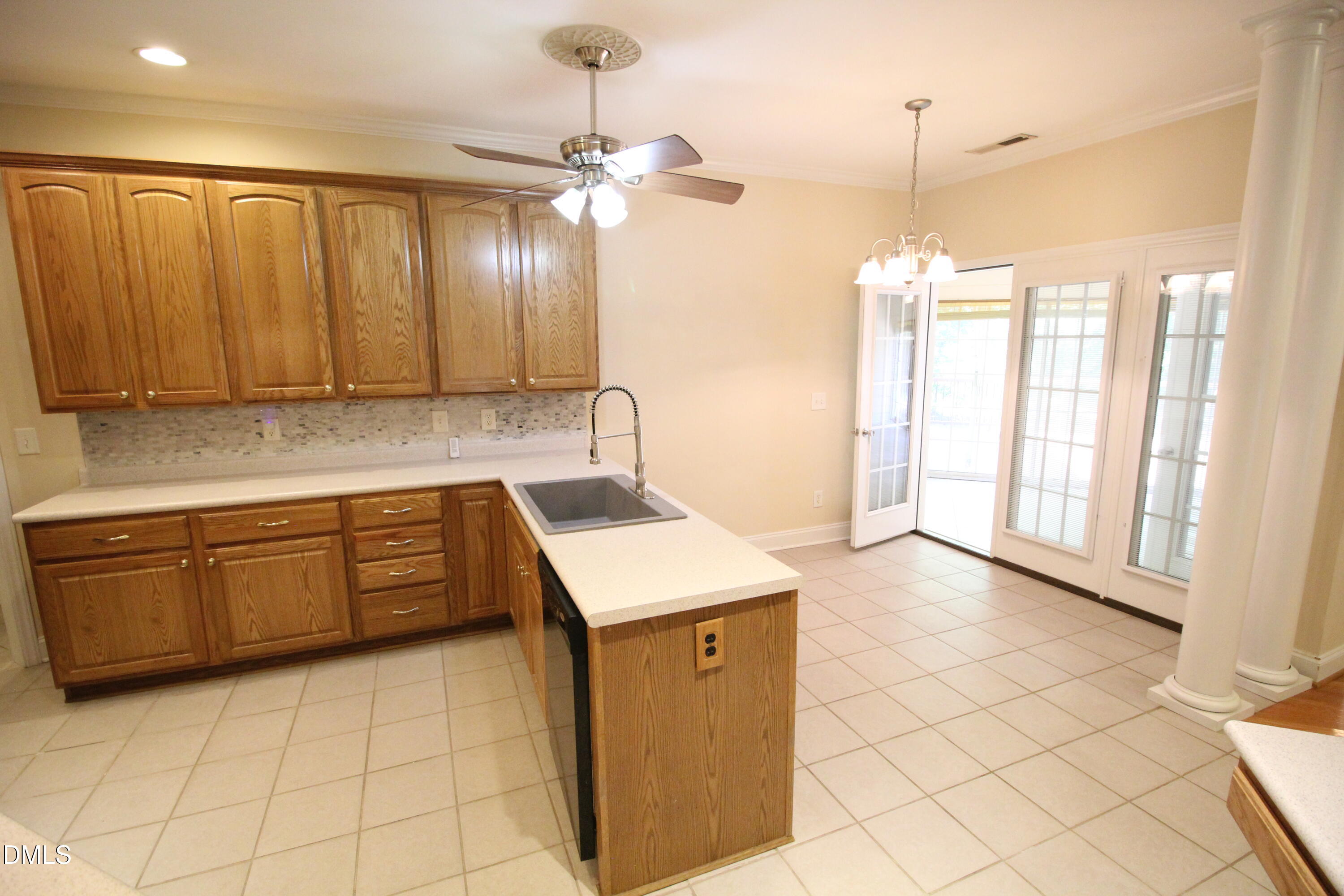 1102 Falling Stream Property Photo 23