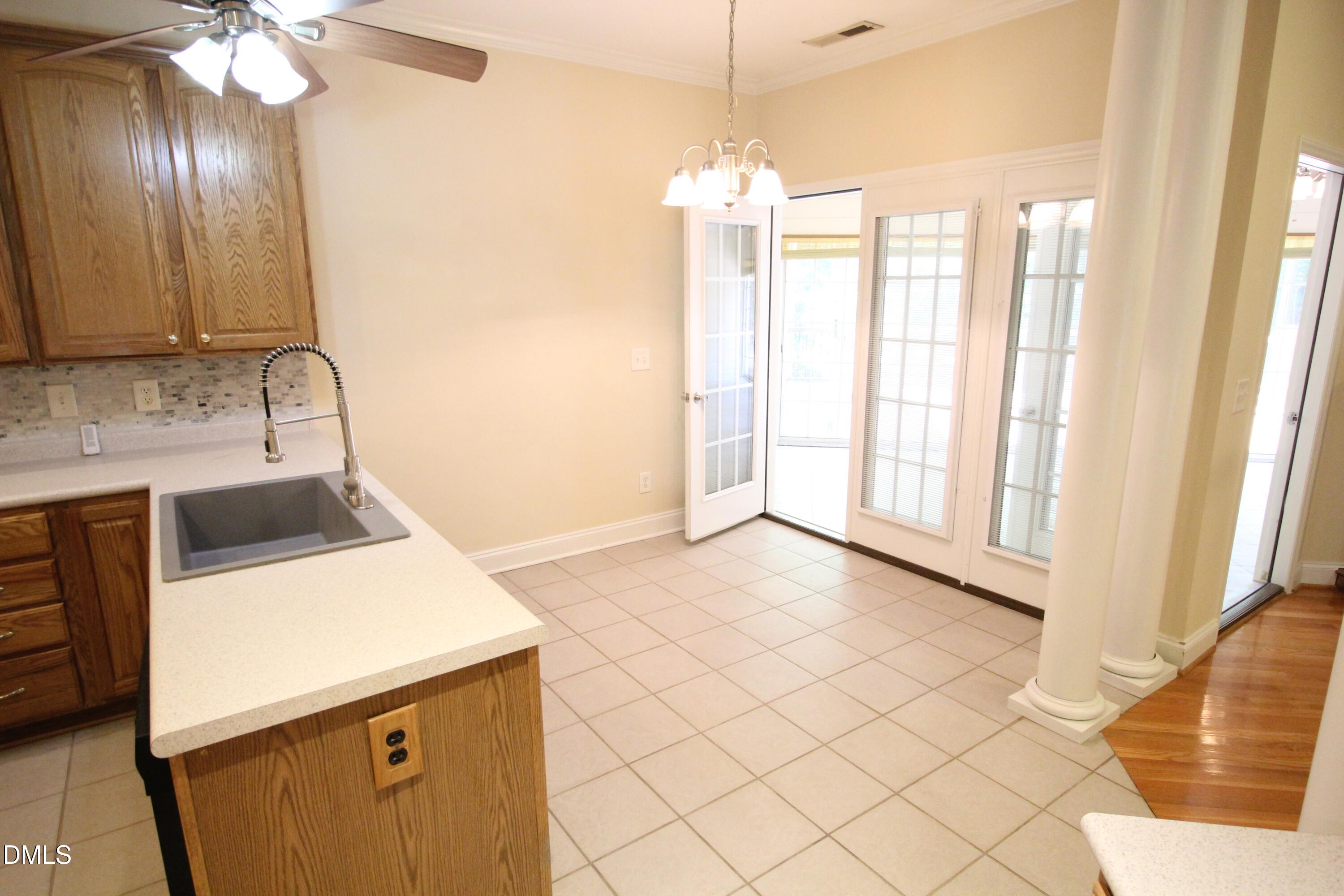 1102 Falling Stream Property Photo 24