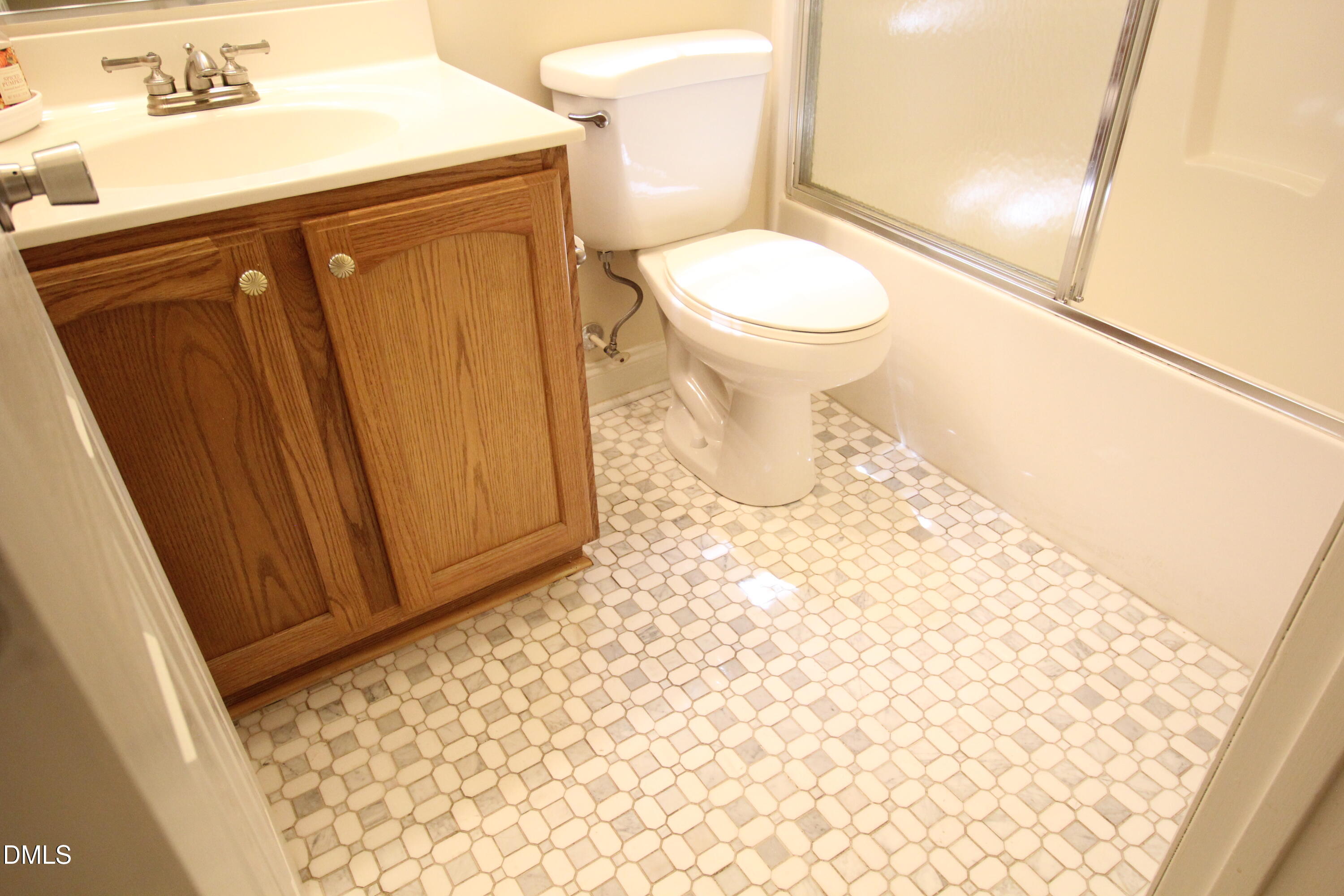 1102 Falling Stream Property Photo 28