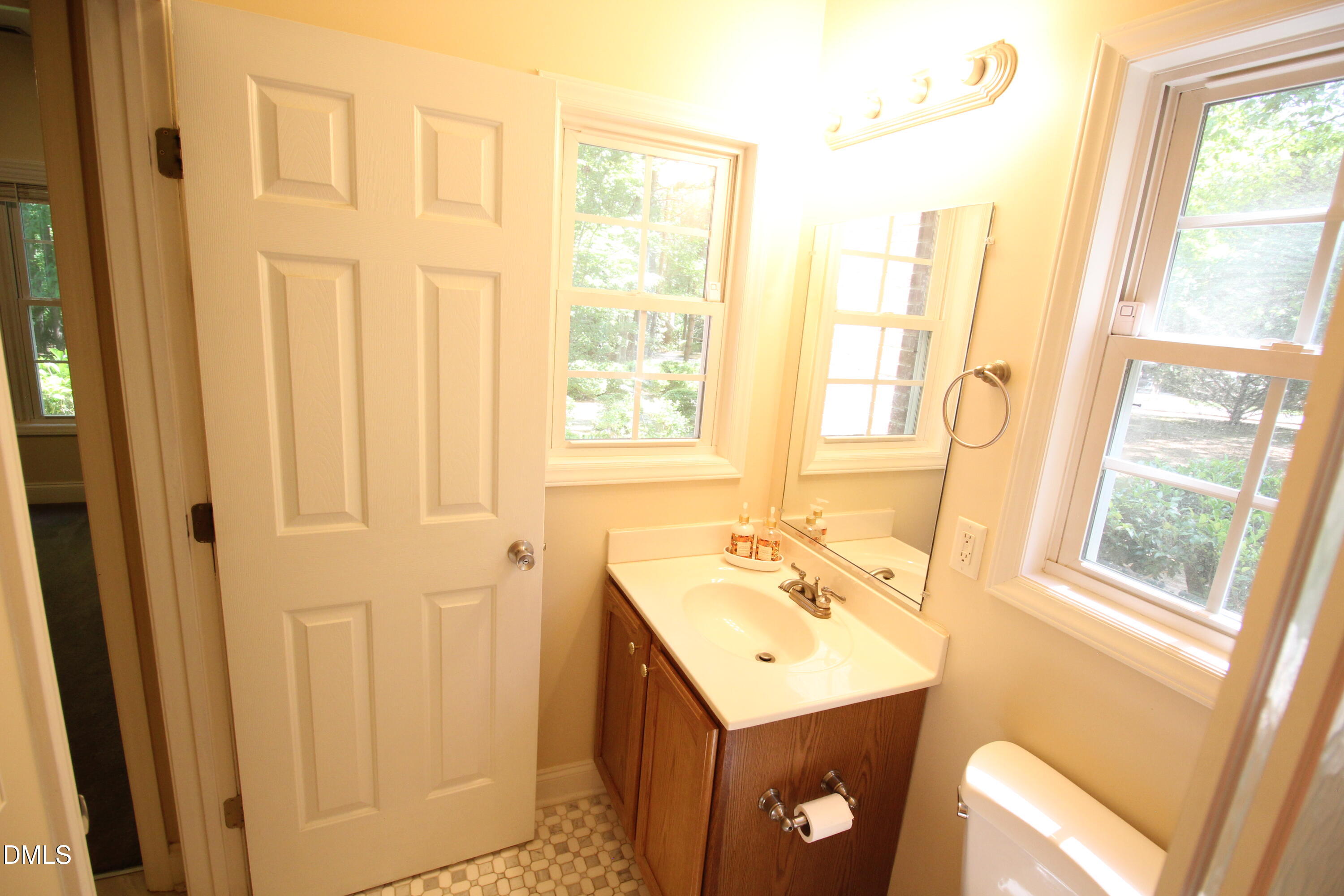 1102 Falling Stream Property Photo 29