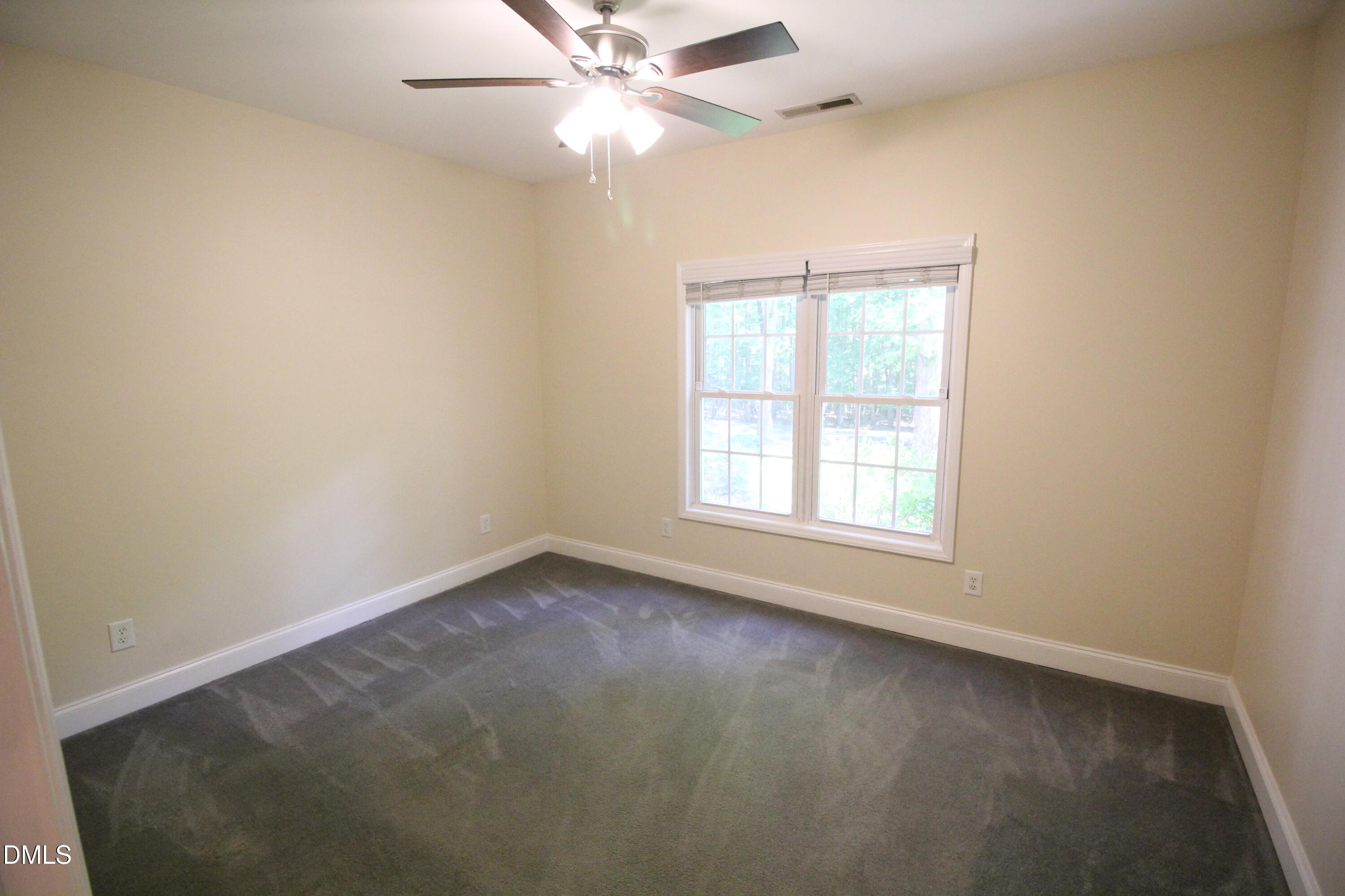 1102 Falling Stream Property Photo 30