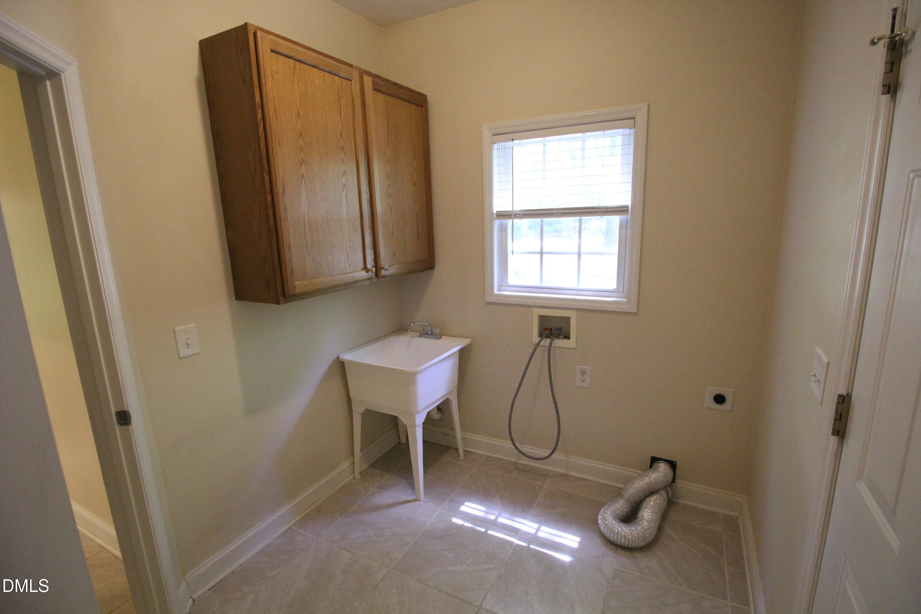 1102 Falling Stream Property Photo 31