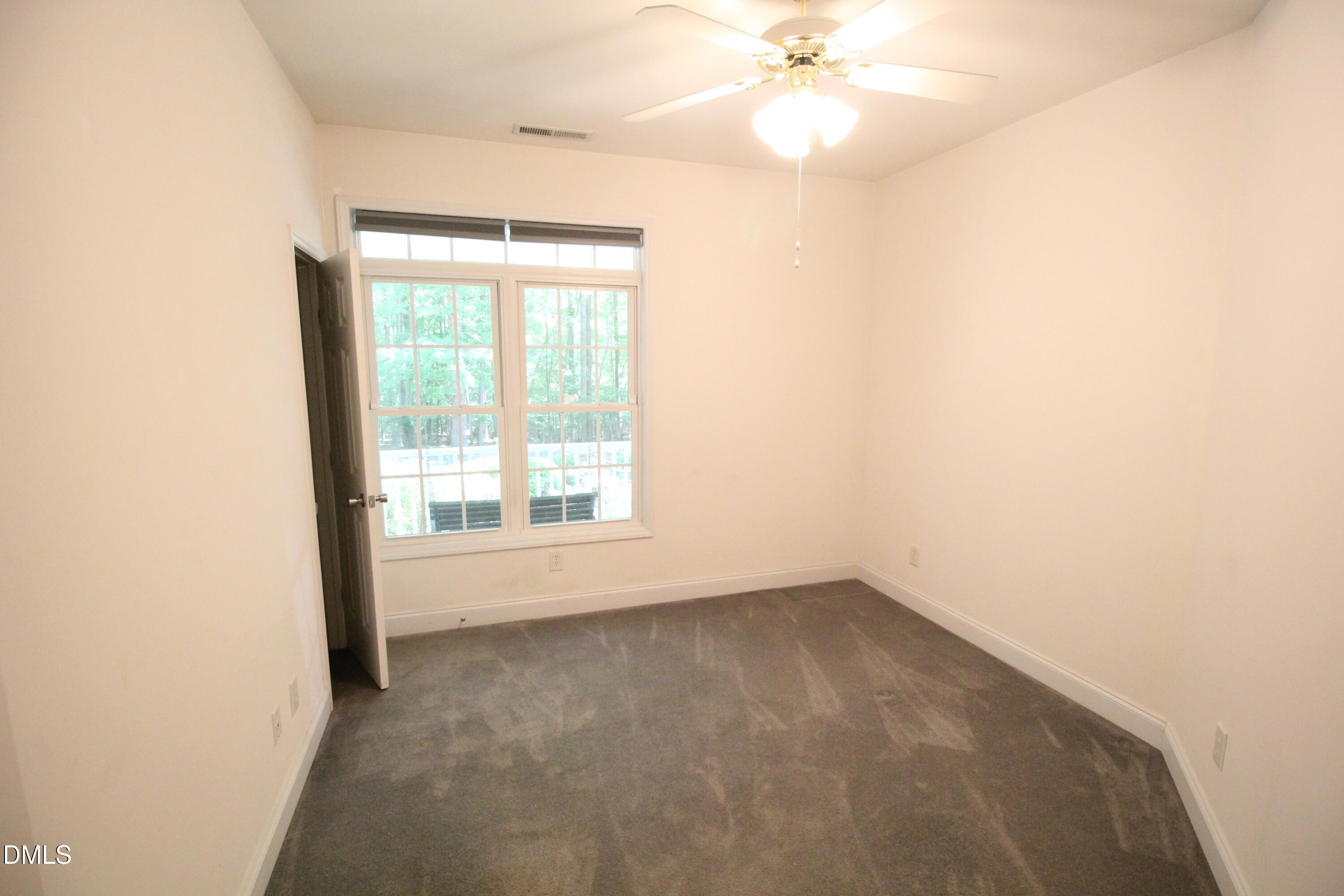 1102 Falling Stream Property Photo 35