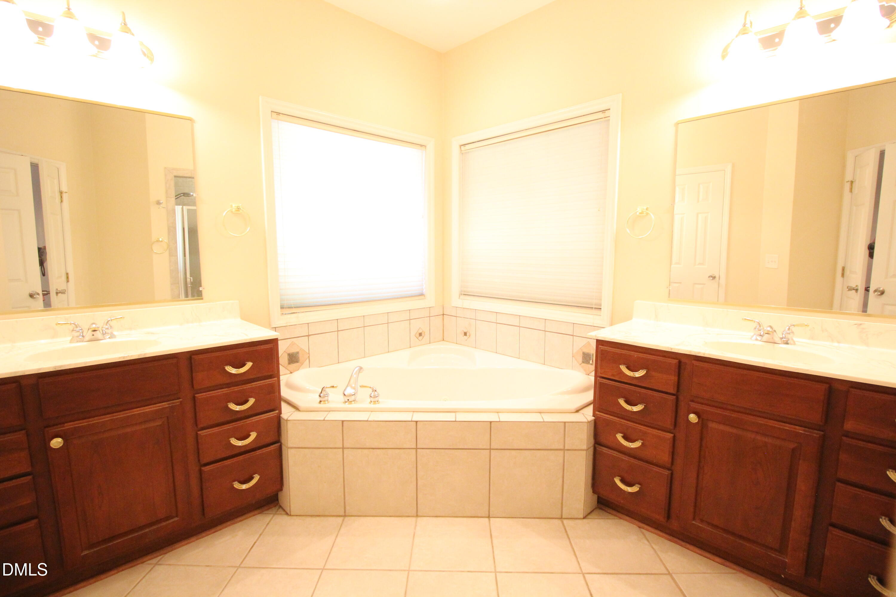 1102 Falling Stream Property Photo 45