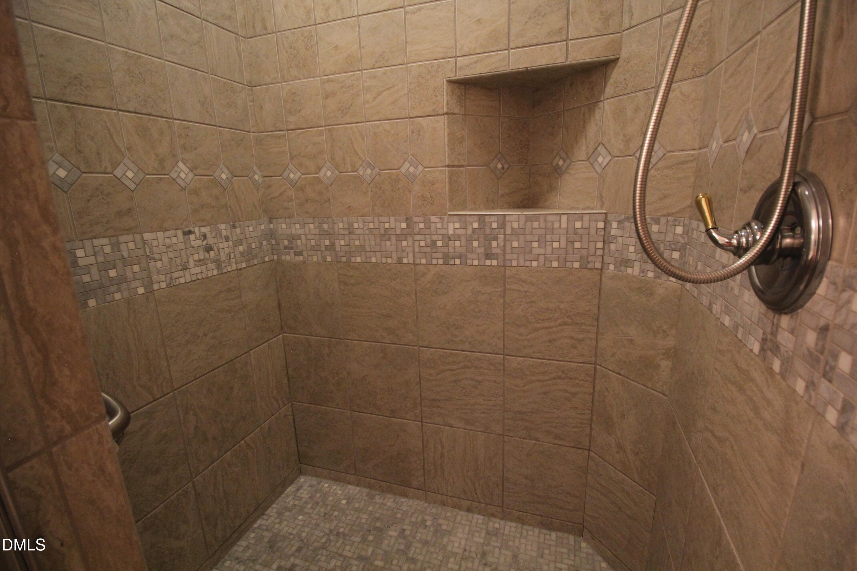 1102 Falling Stream Property Photo 49