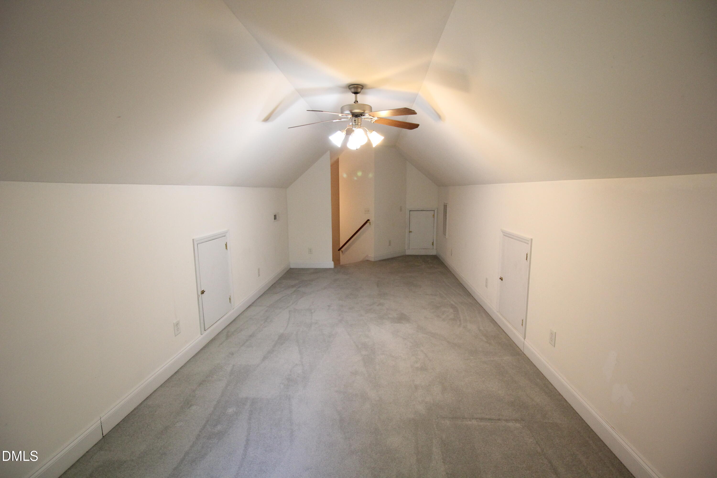 1102 Falling Stream Property Photo 53