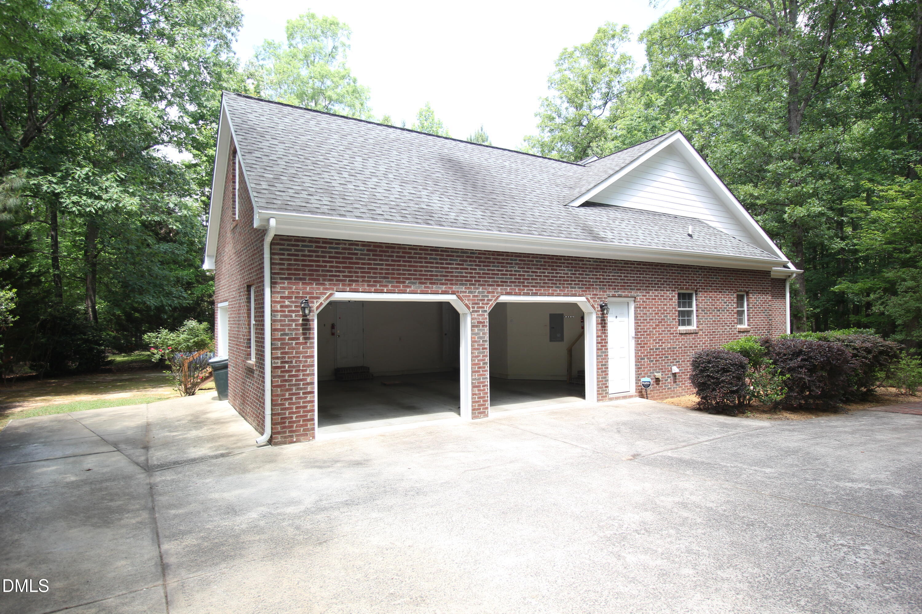1102 Falling Stream Property Photo 63