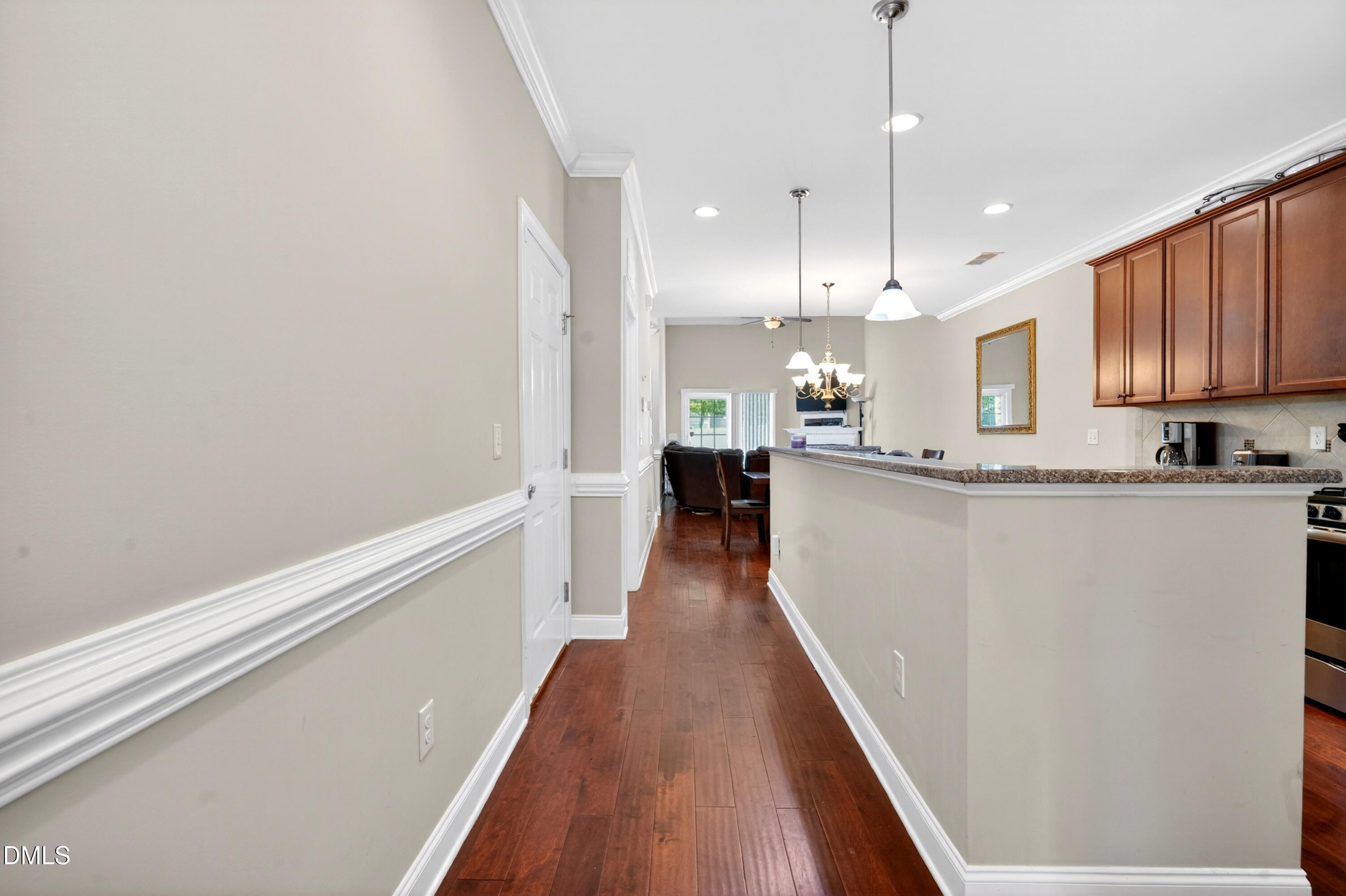 1061 Monmouth Loop Property Photo 4