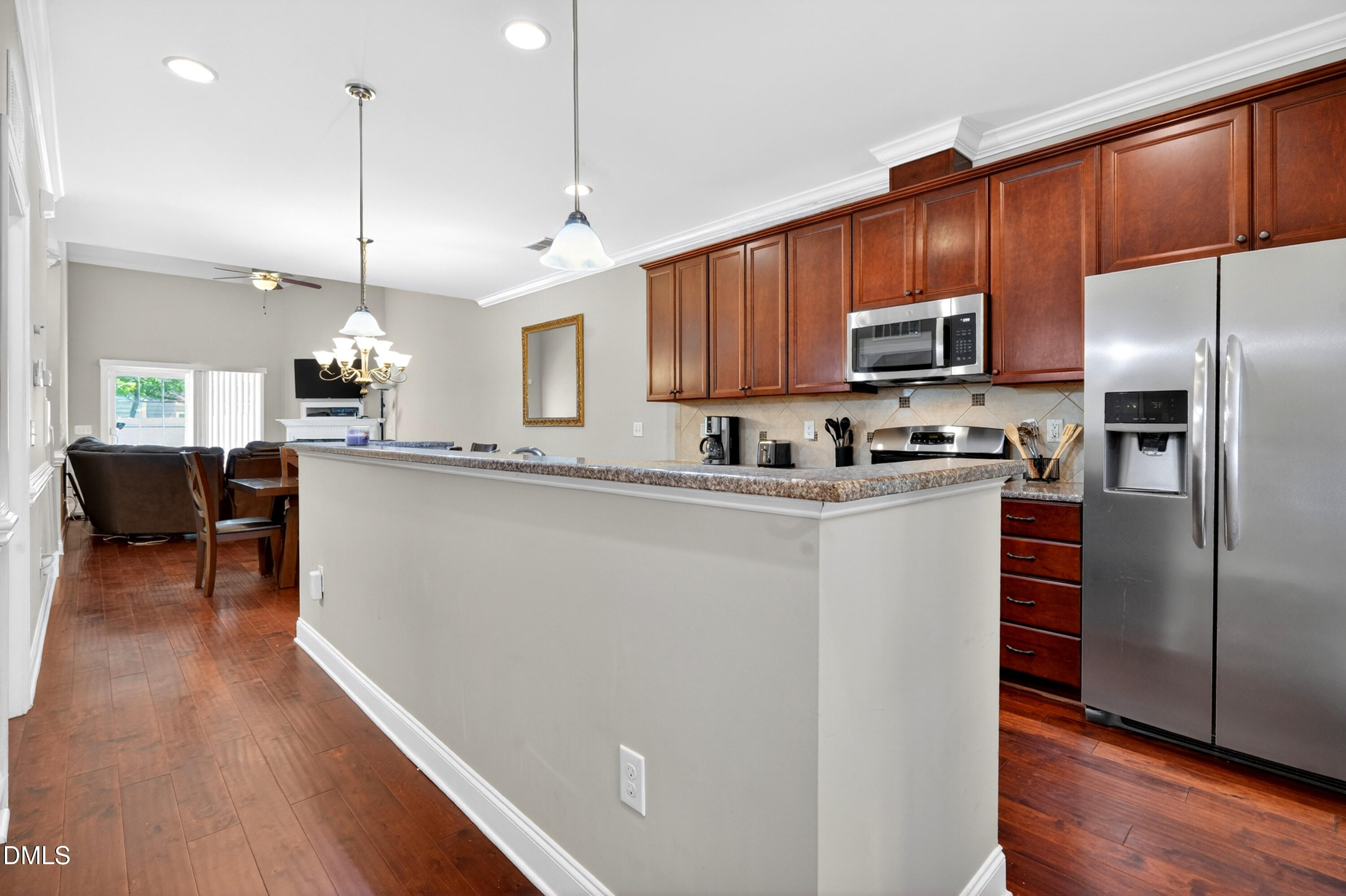 1061 Monmouth Loop Property Photo 5