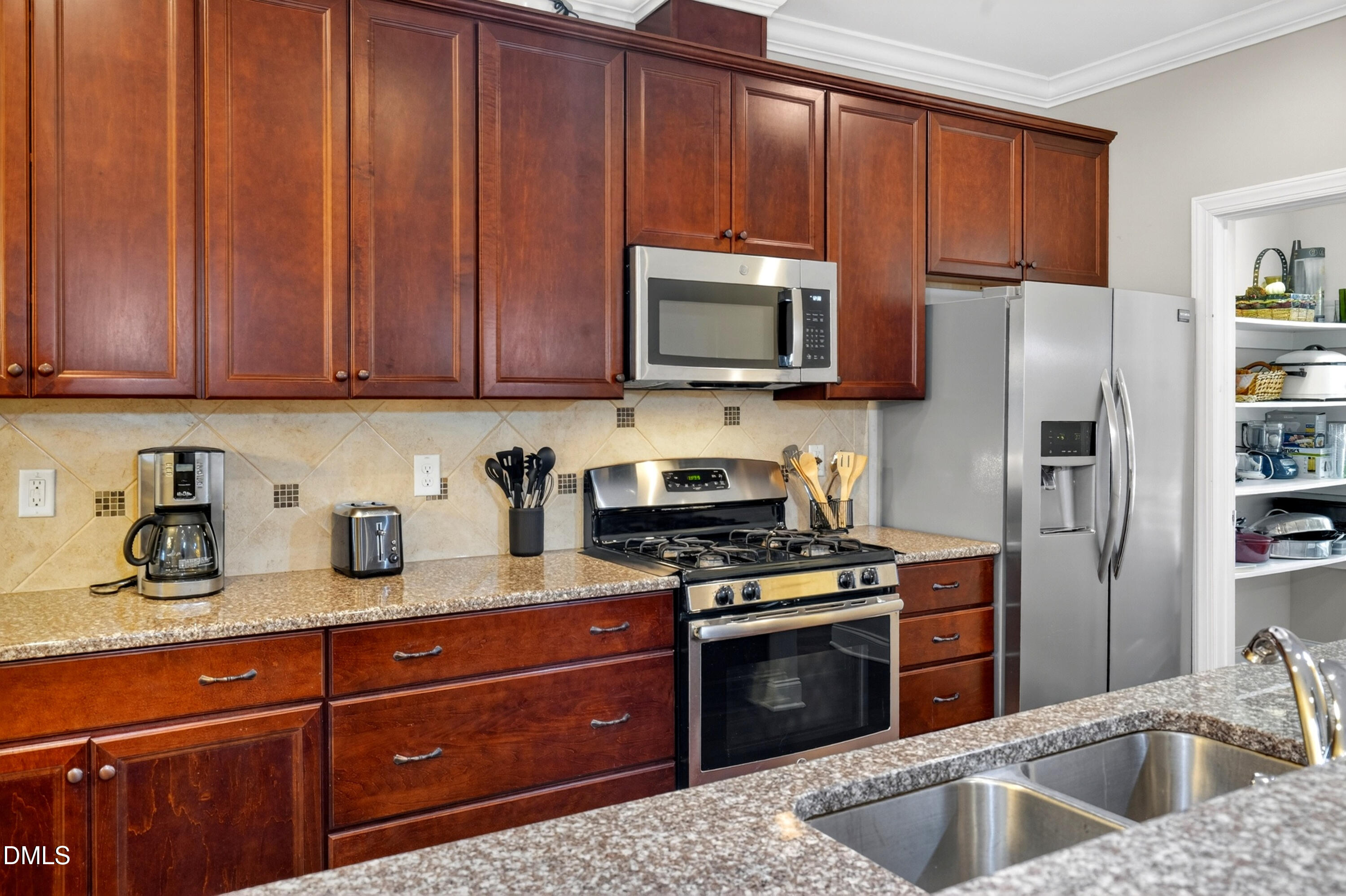 1061 Monmouth Loop Property Photo 8