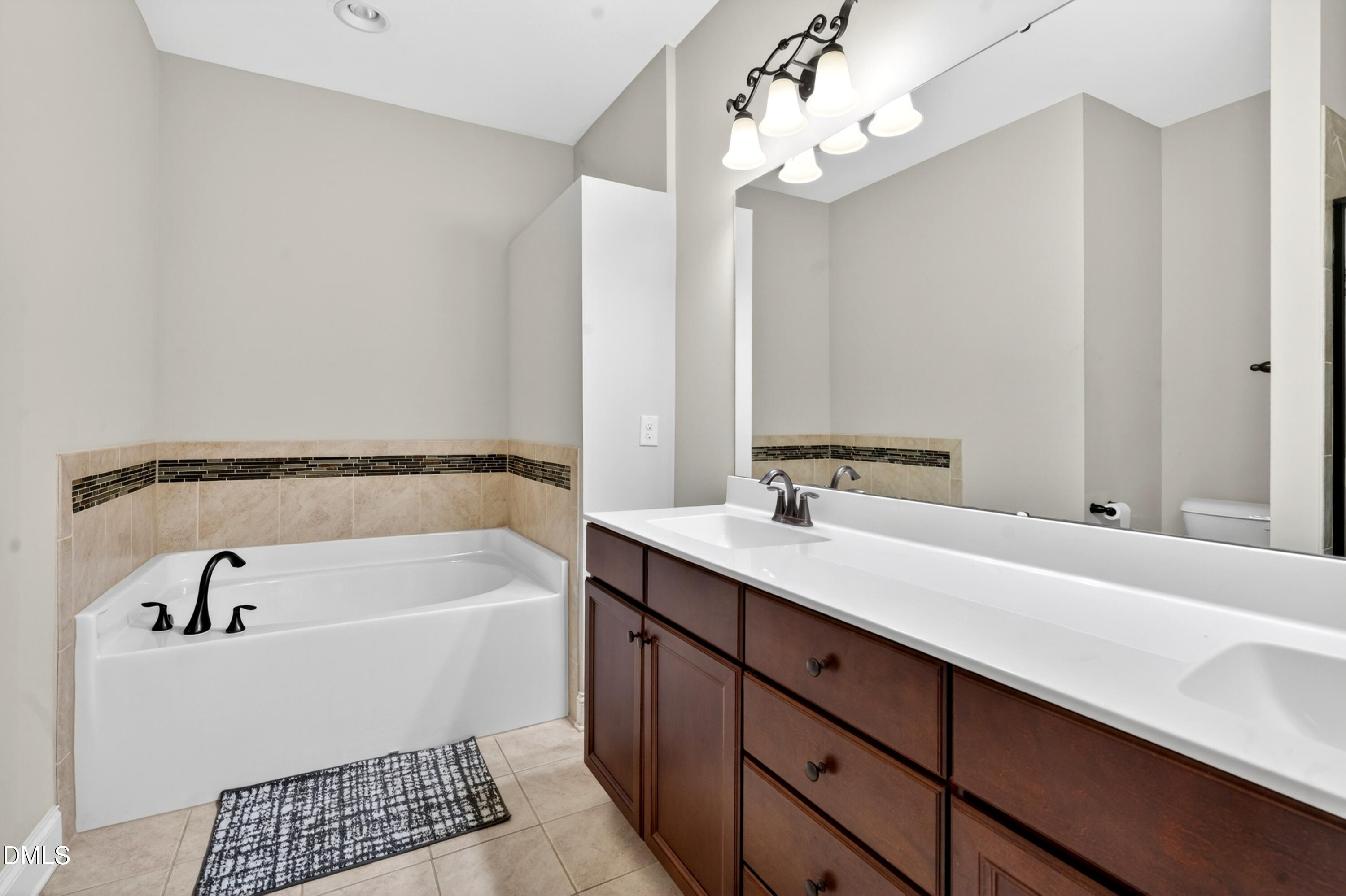 1061 Monmouth Loop Property Photo 19
