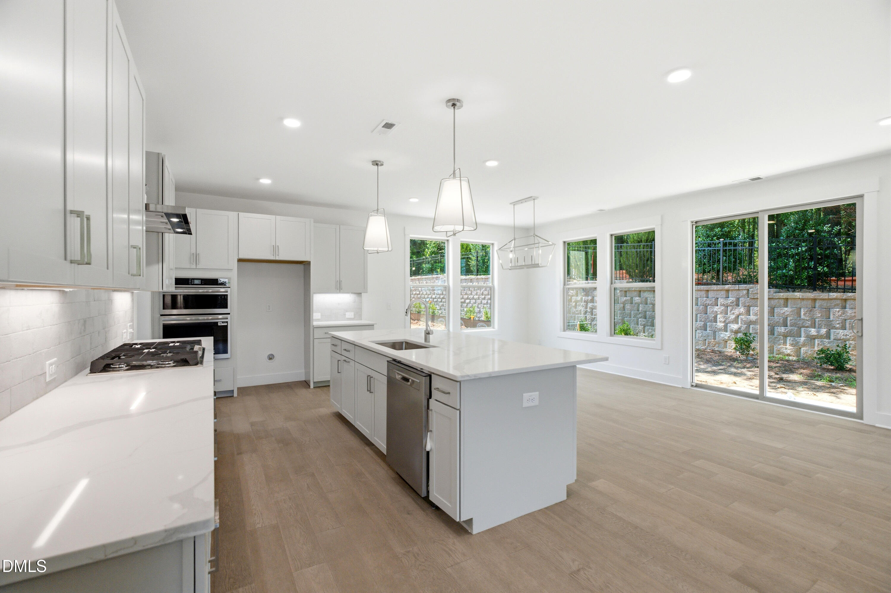 700 Mildred Oaks Court Property Photo 4