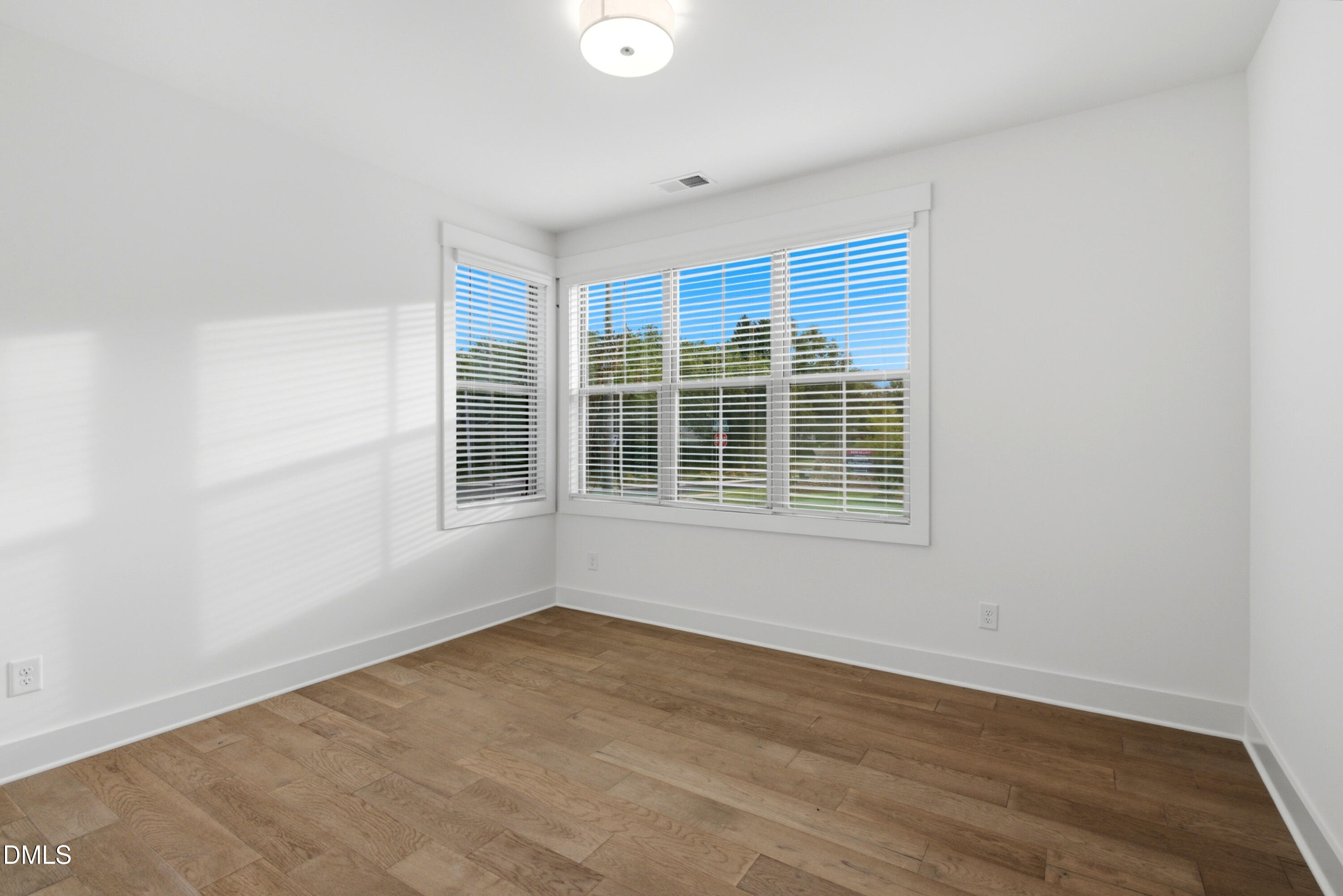 700 Mildred Oaks Court Property Photo 15