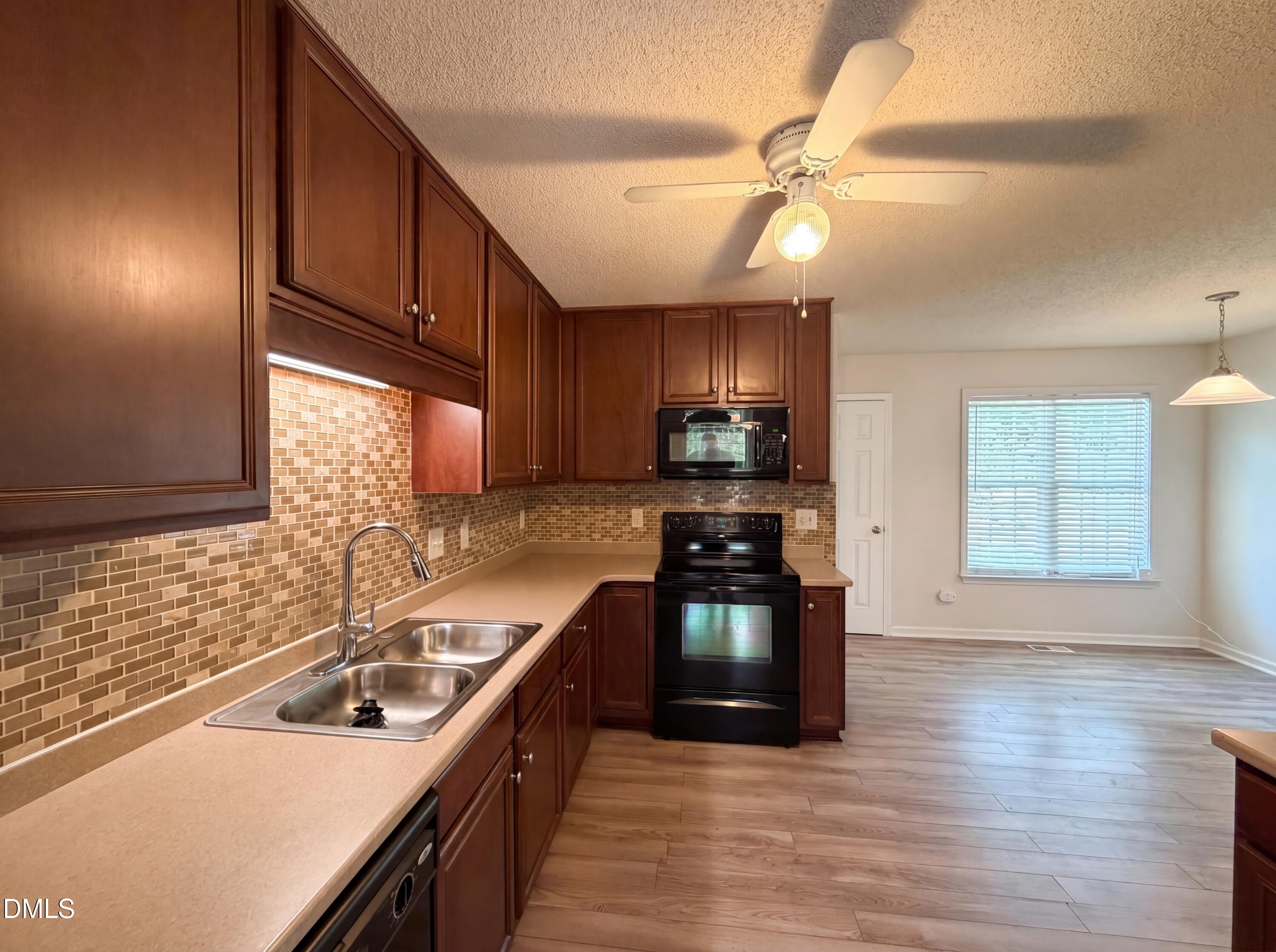 470 Kinsman Court Property Photo 2