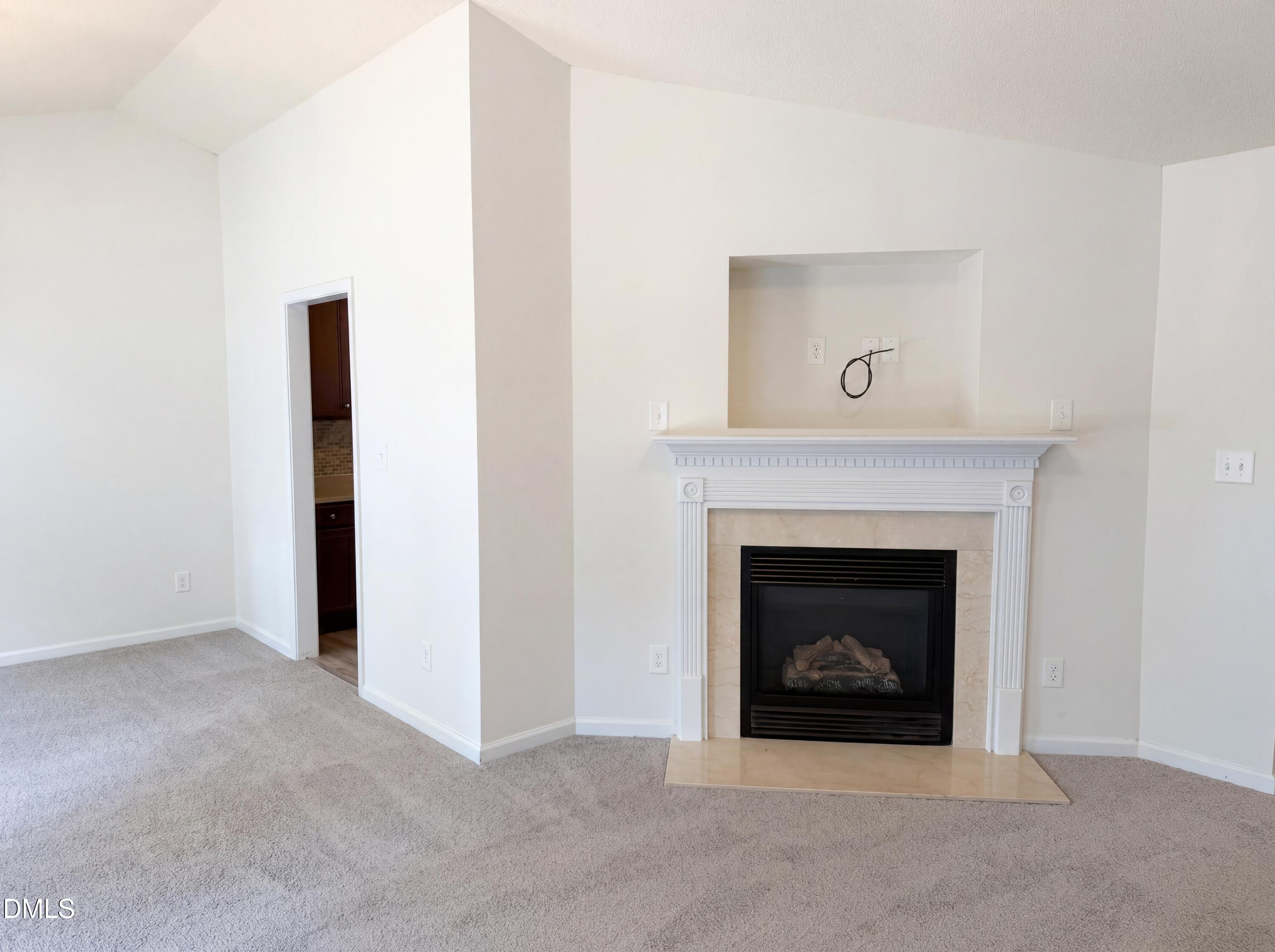 470 Kinsman Court Property Photo 8