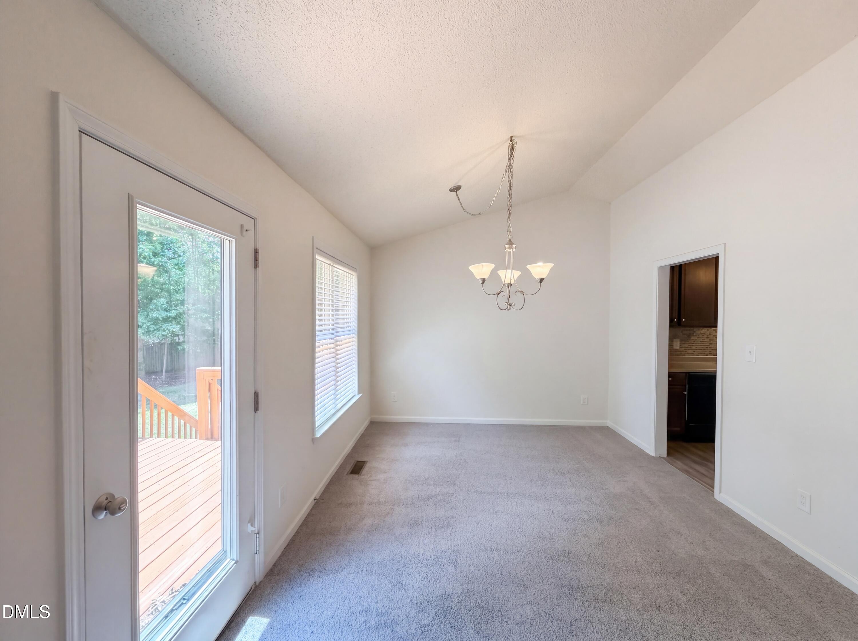 470 Kinsman Court Property Photo 10