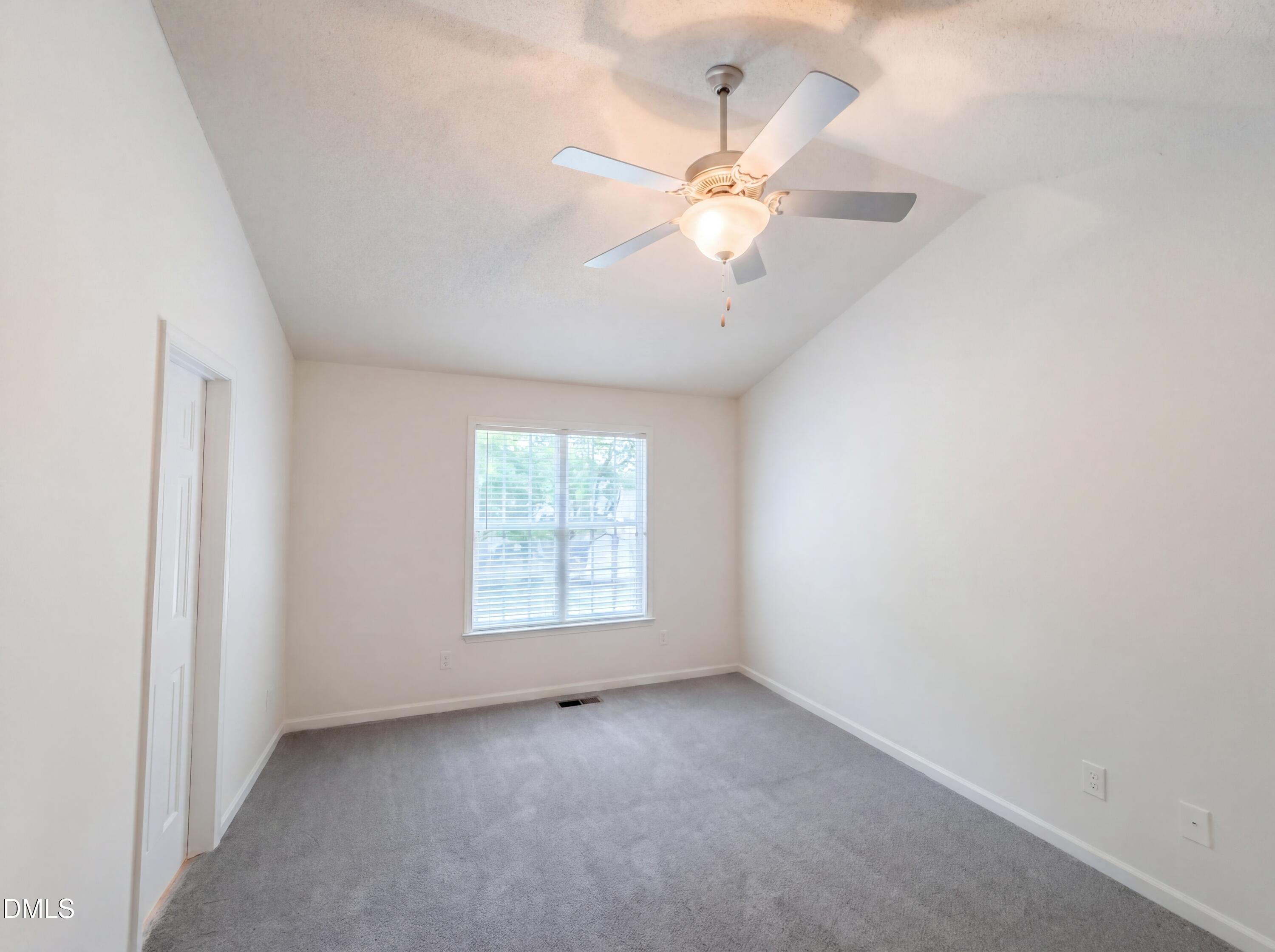 470 Kinsman Court Property Photo 15