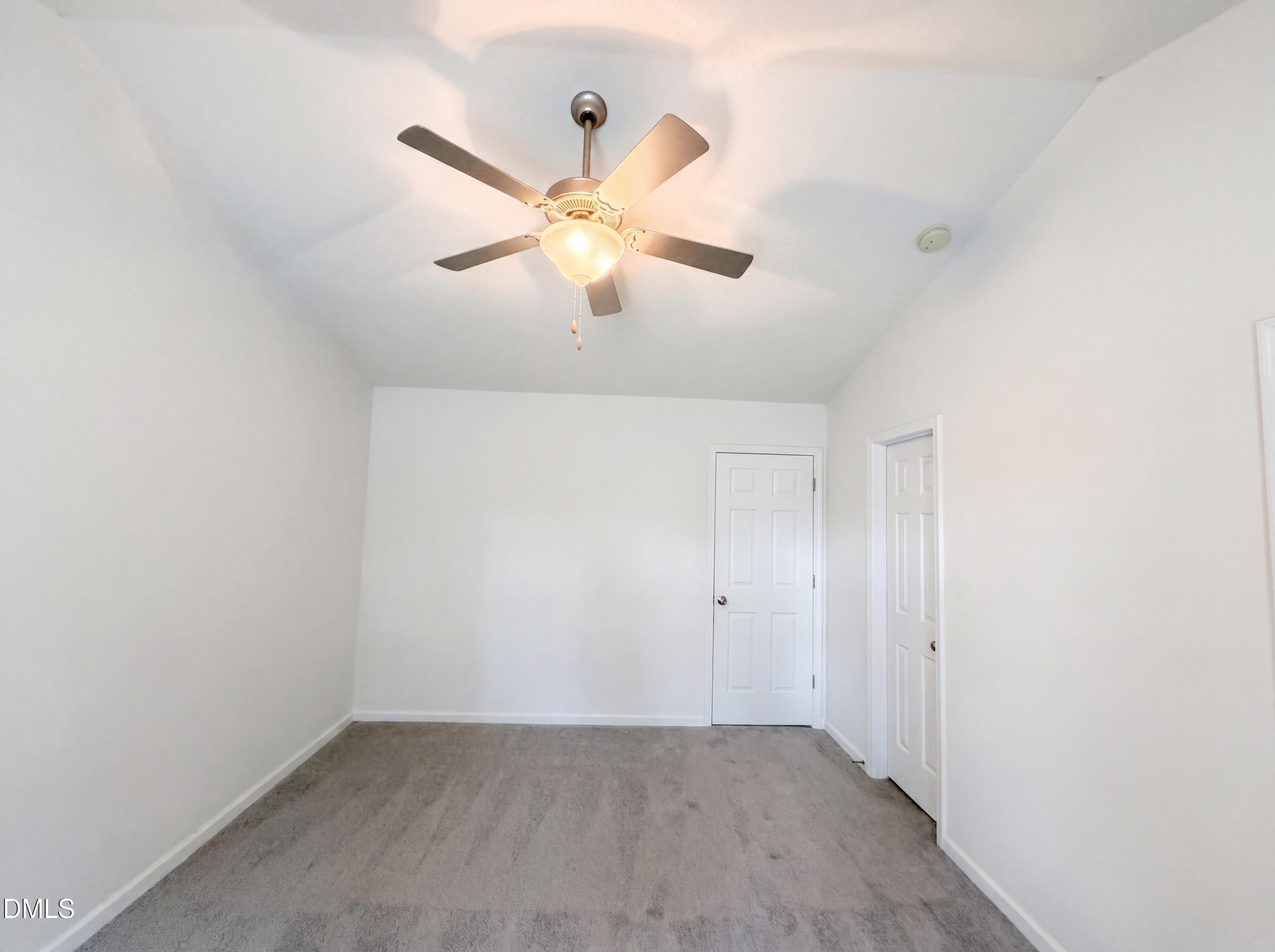 470 Kinsman Court Property Photo 16