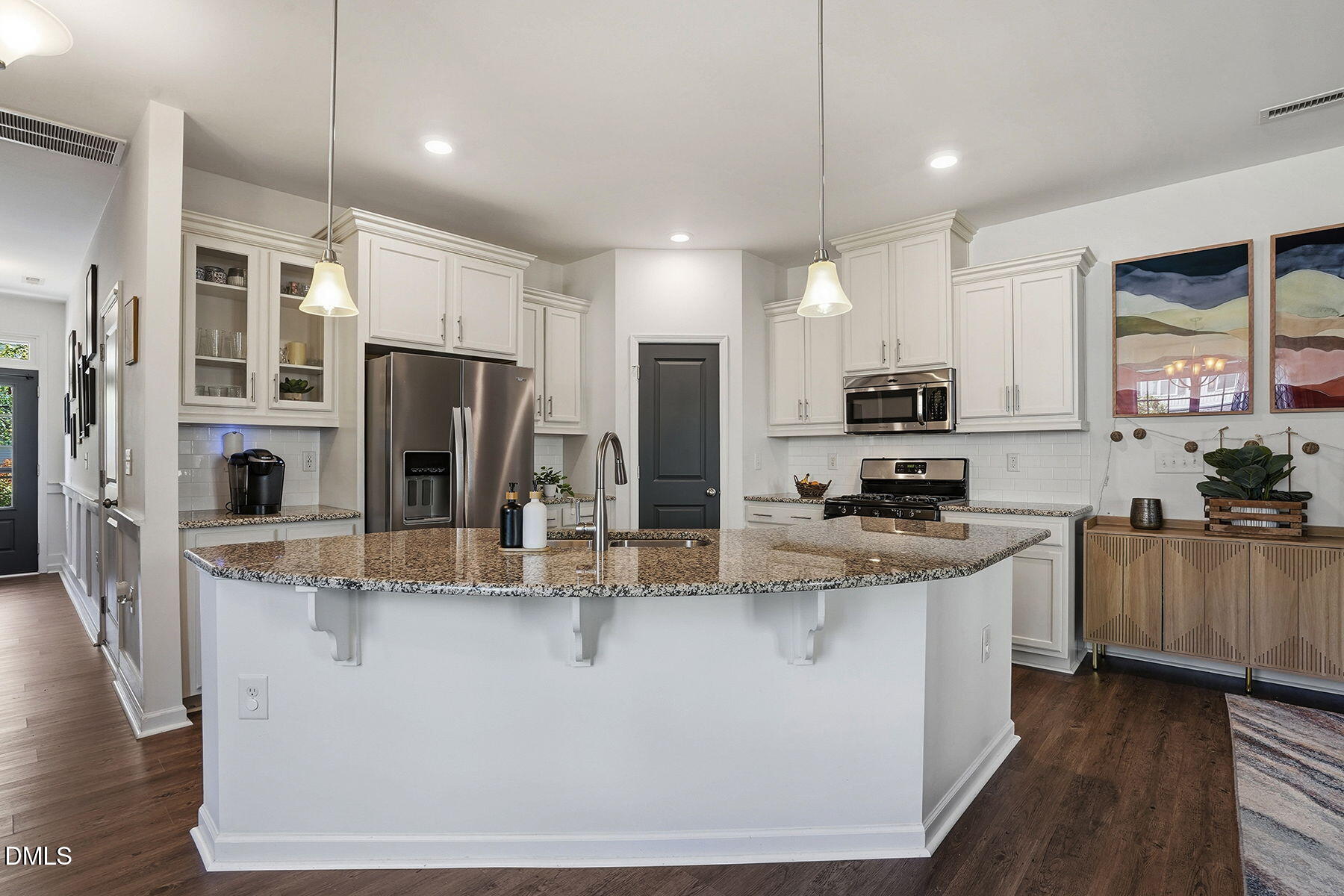 921 Saratoga Drive Property Photo 6