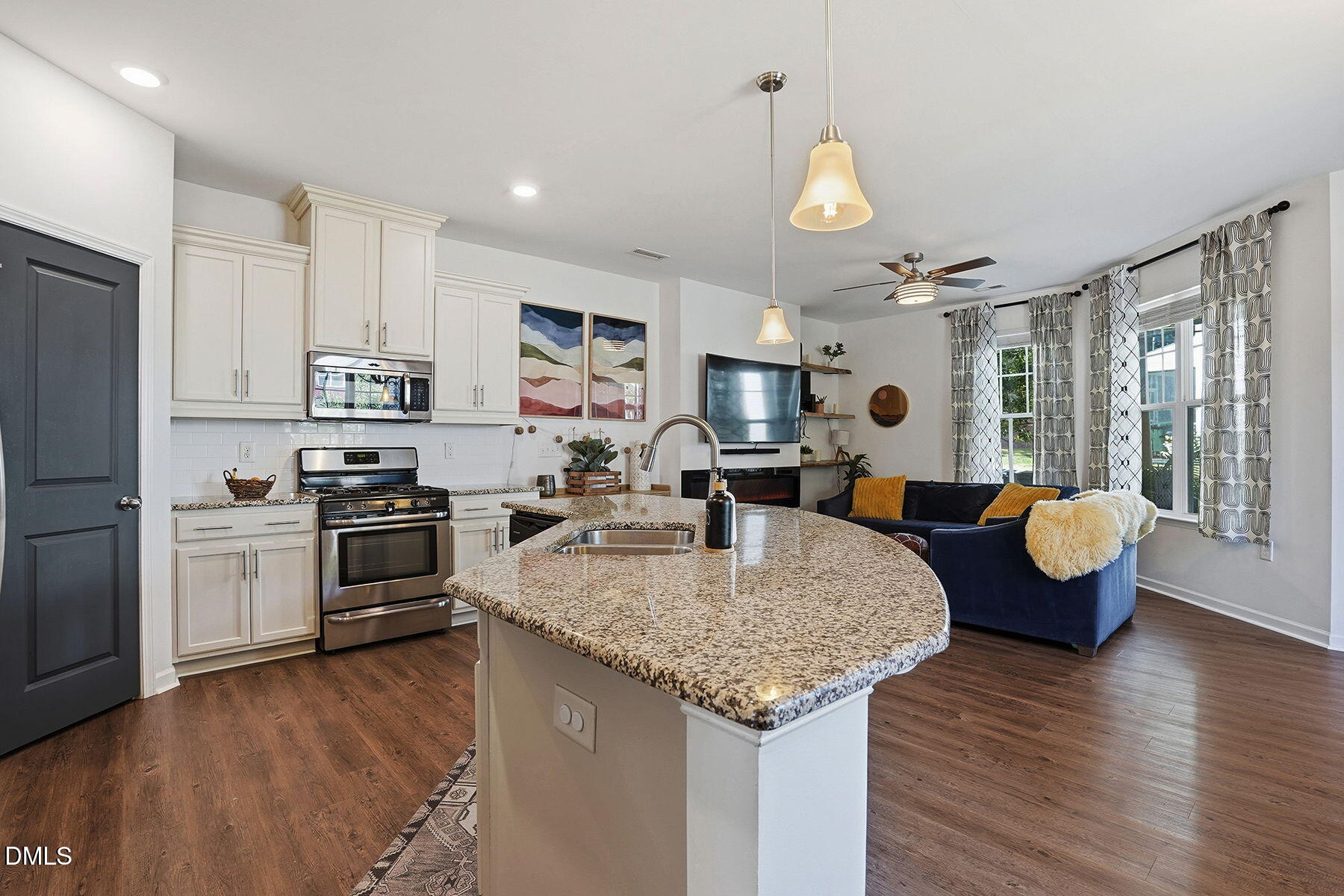 921 Saratoga Drive Property Photo 8