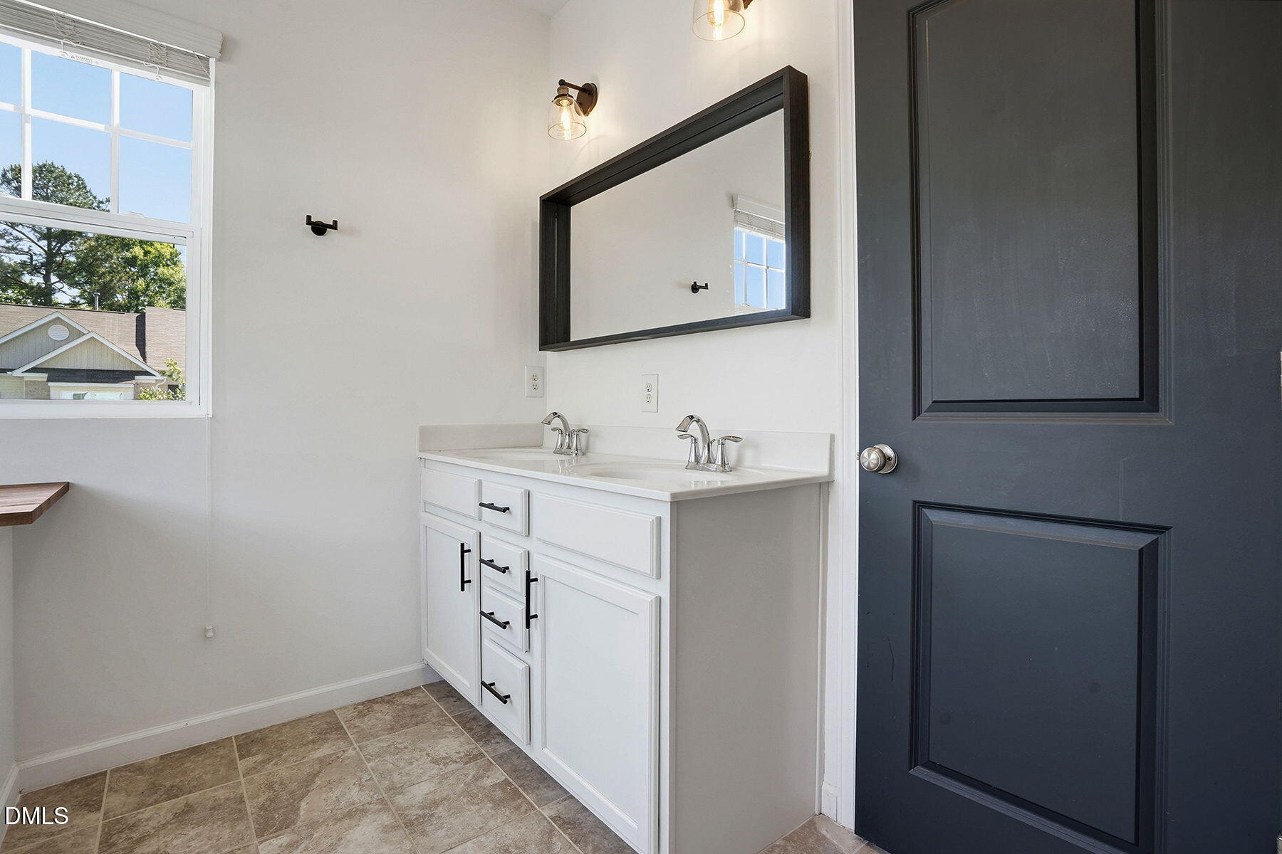 921 Saratoga Drive Property Photo 17