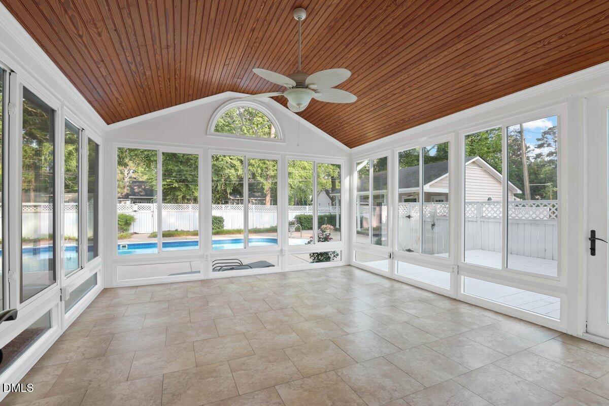 1105 S Vermont Street Property Photo 2