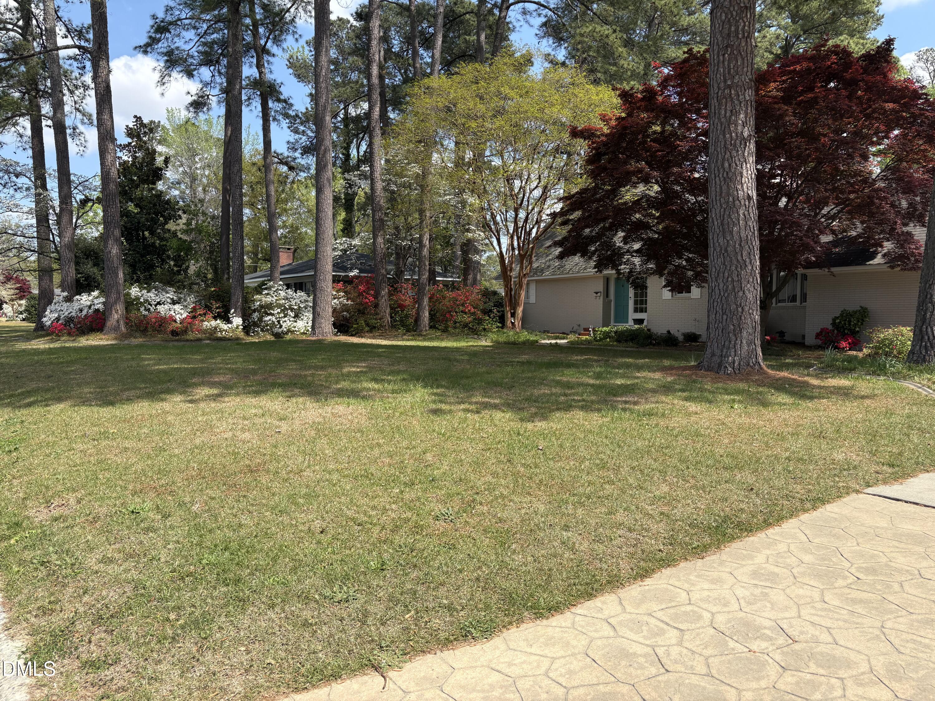 1105 S Vermont Street Property Photo 4