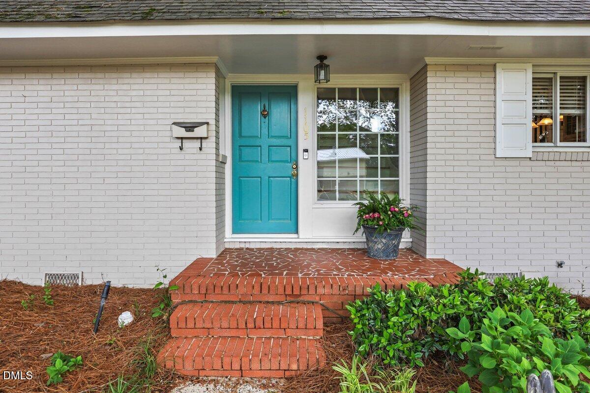 1105 S Vermont Street Property Photo 6