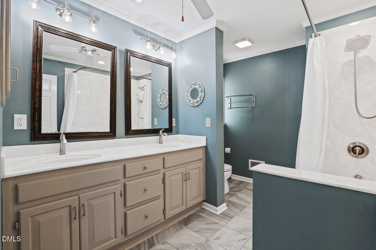 1105 S Vermont Street Property Photo 16