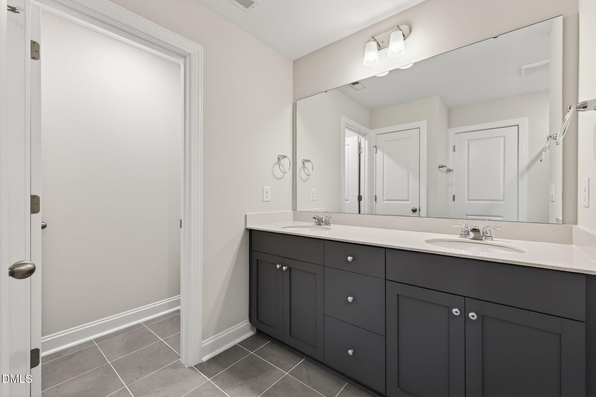 610 Barrington Row Avenue Property Photo 15