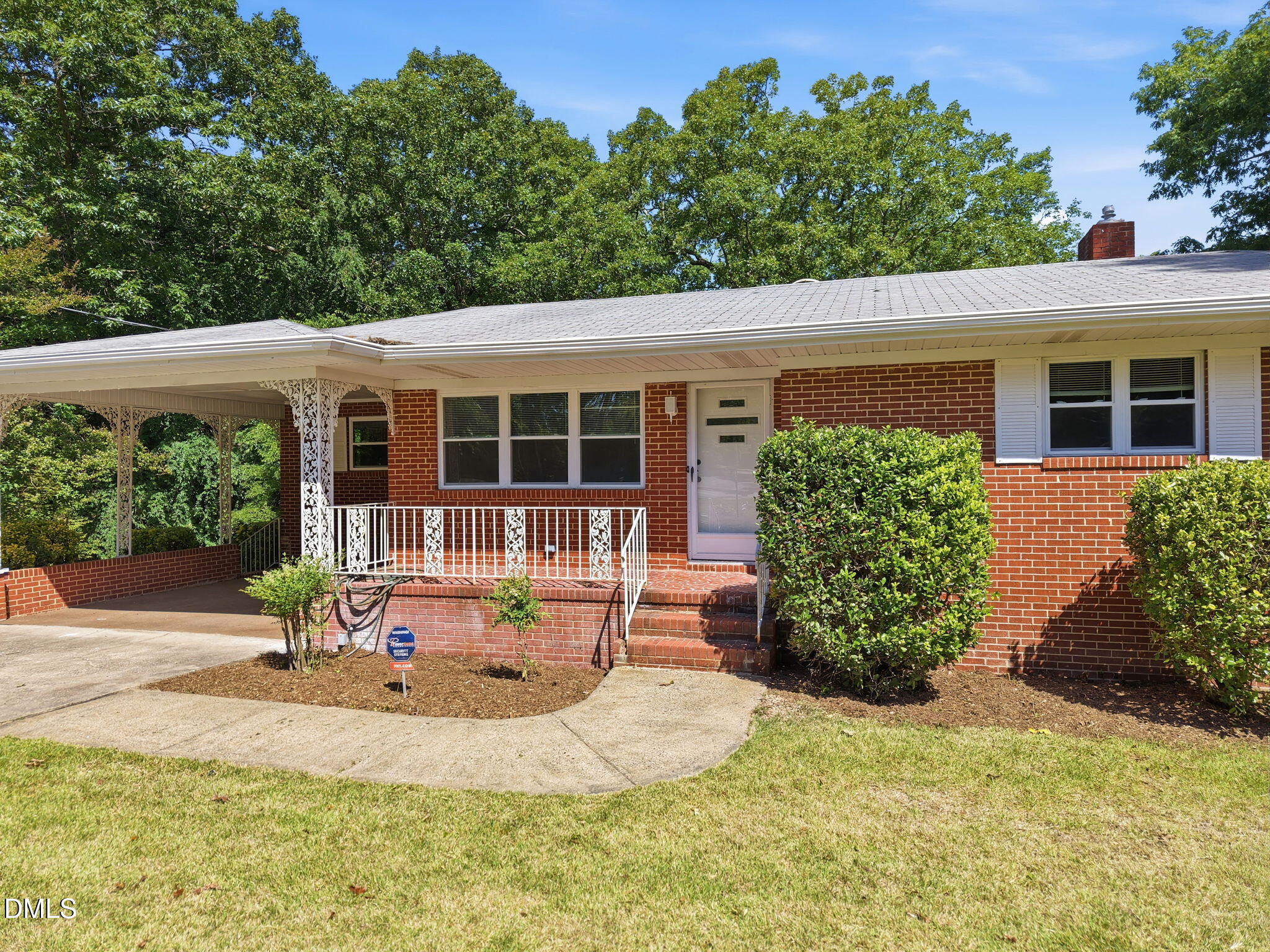1021 N Mineral Springs Road Property Photo 4