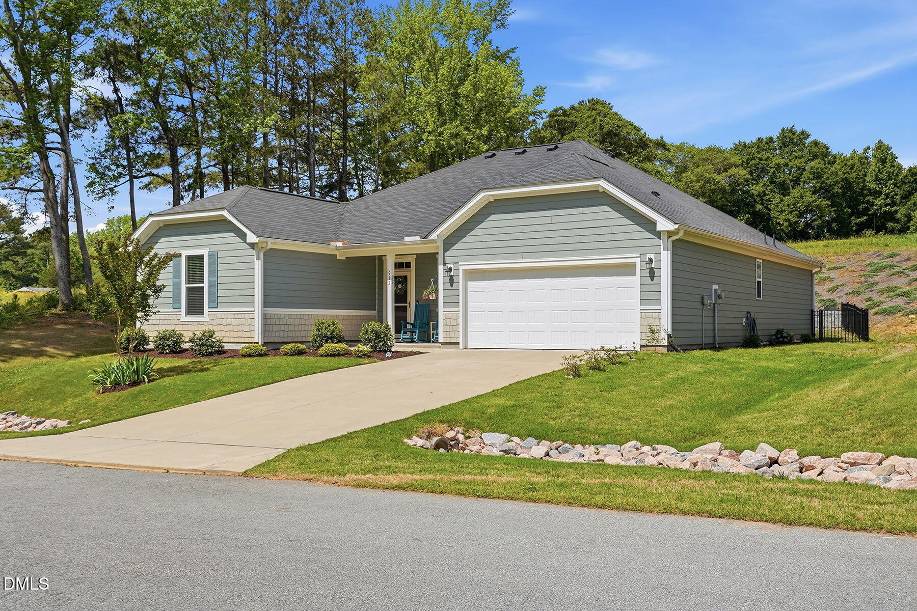 512 Thorny Branch Drive Property Photo 2