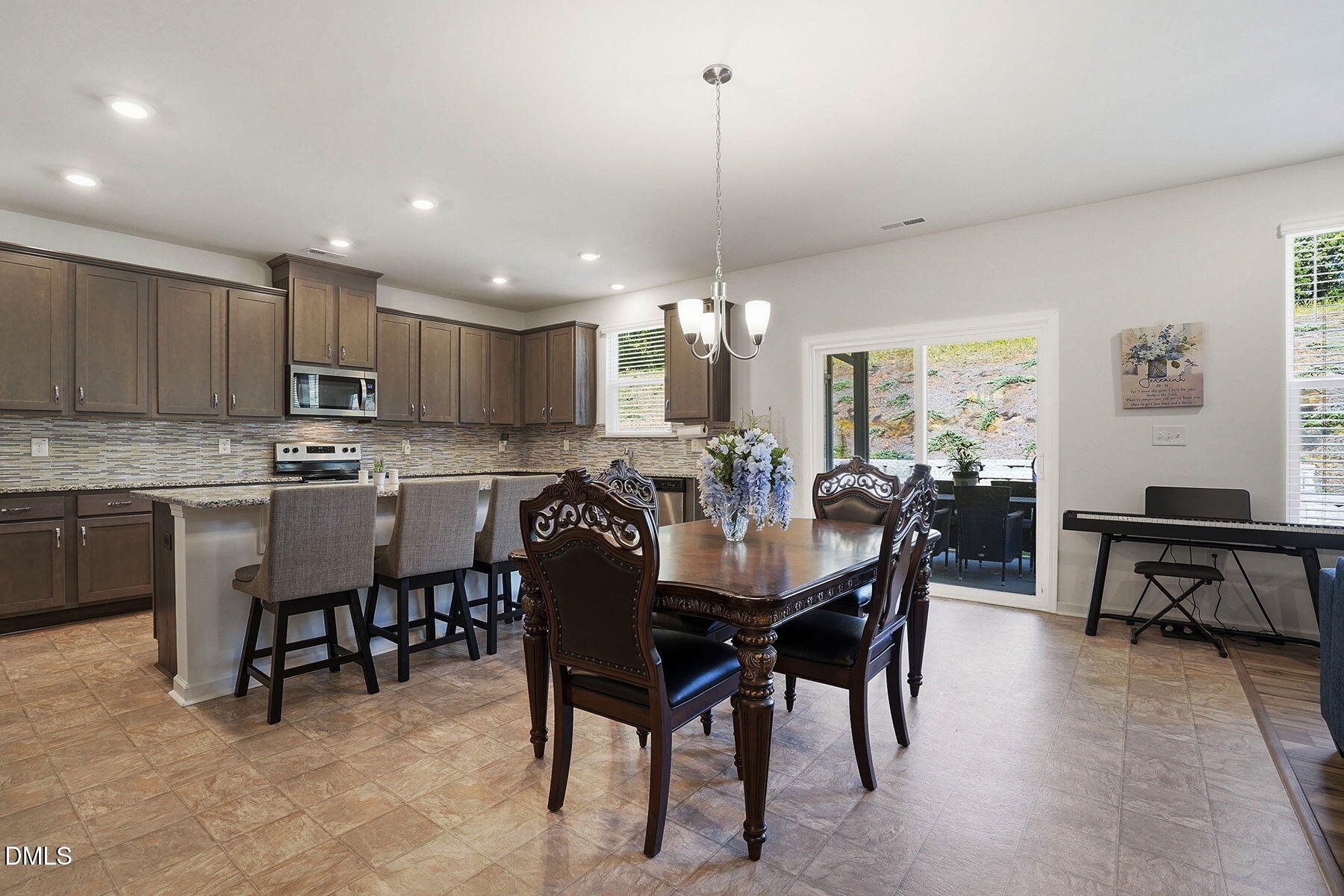 512 Thorny Branch Drive Property Photo 7
