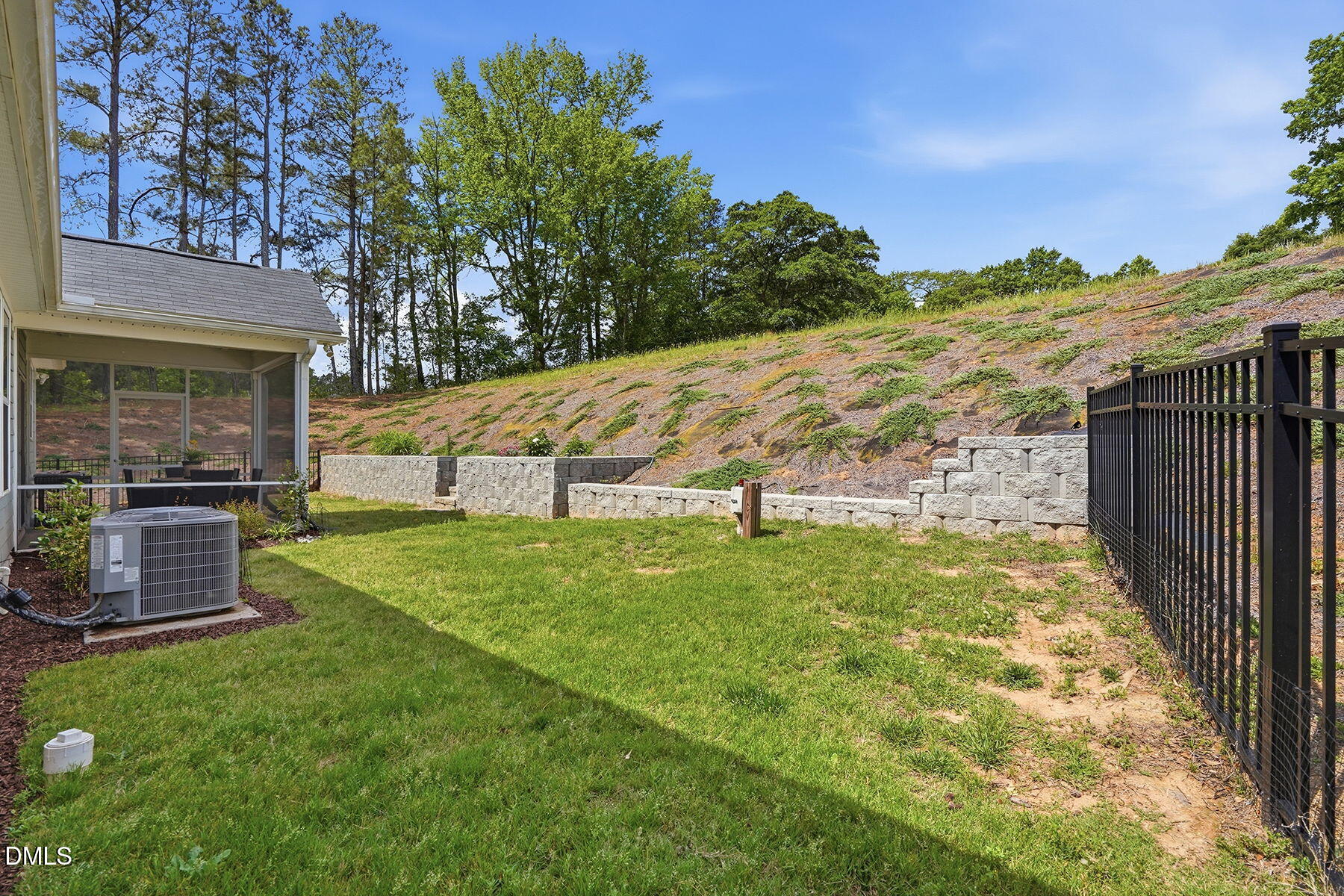 512 Thorny Branch Drive Property Photo 28
