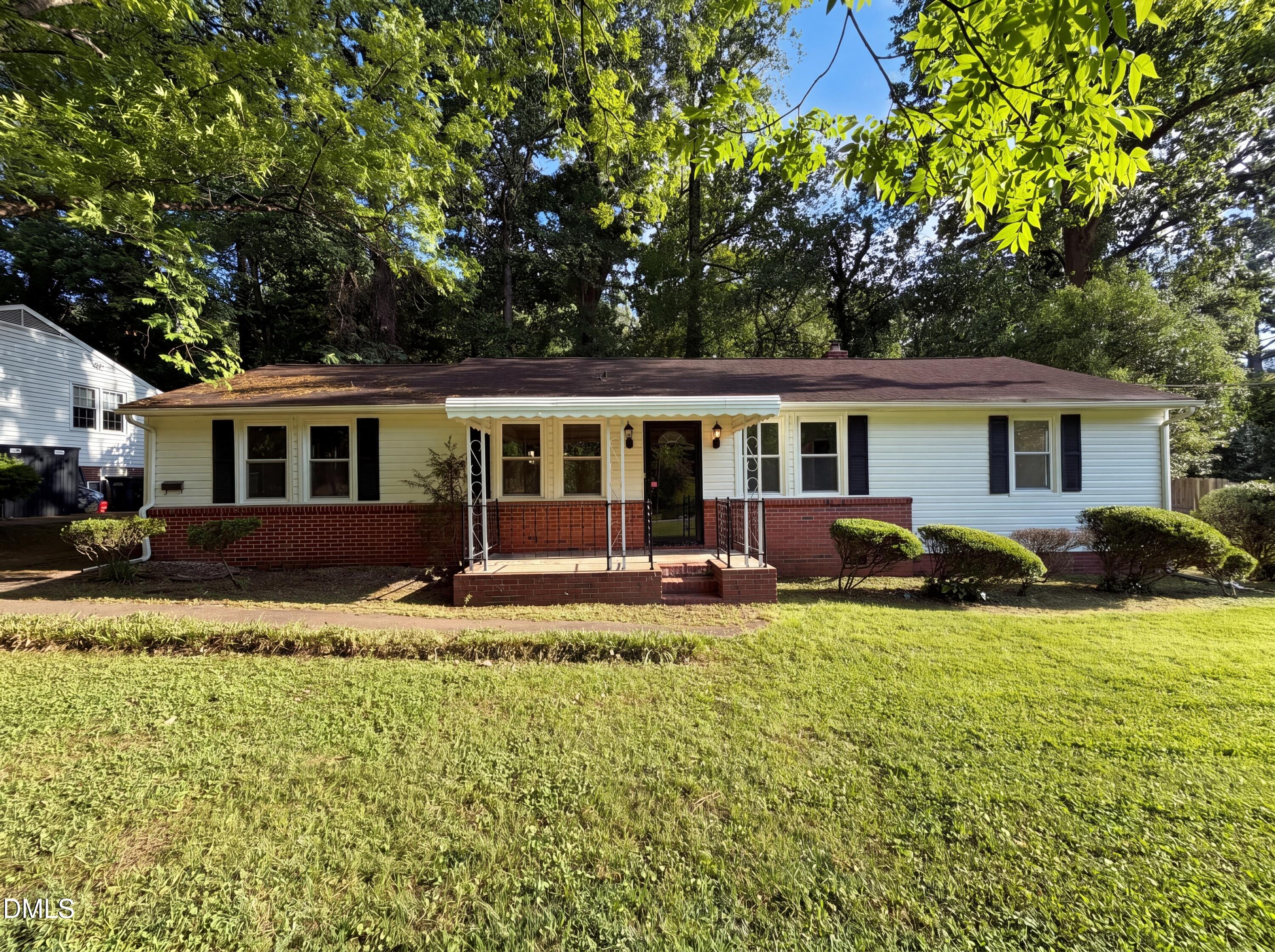 310 Robin Hood Drive Property Photo 1