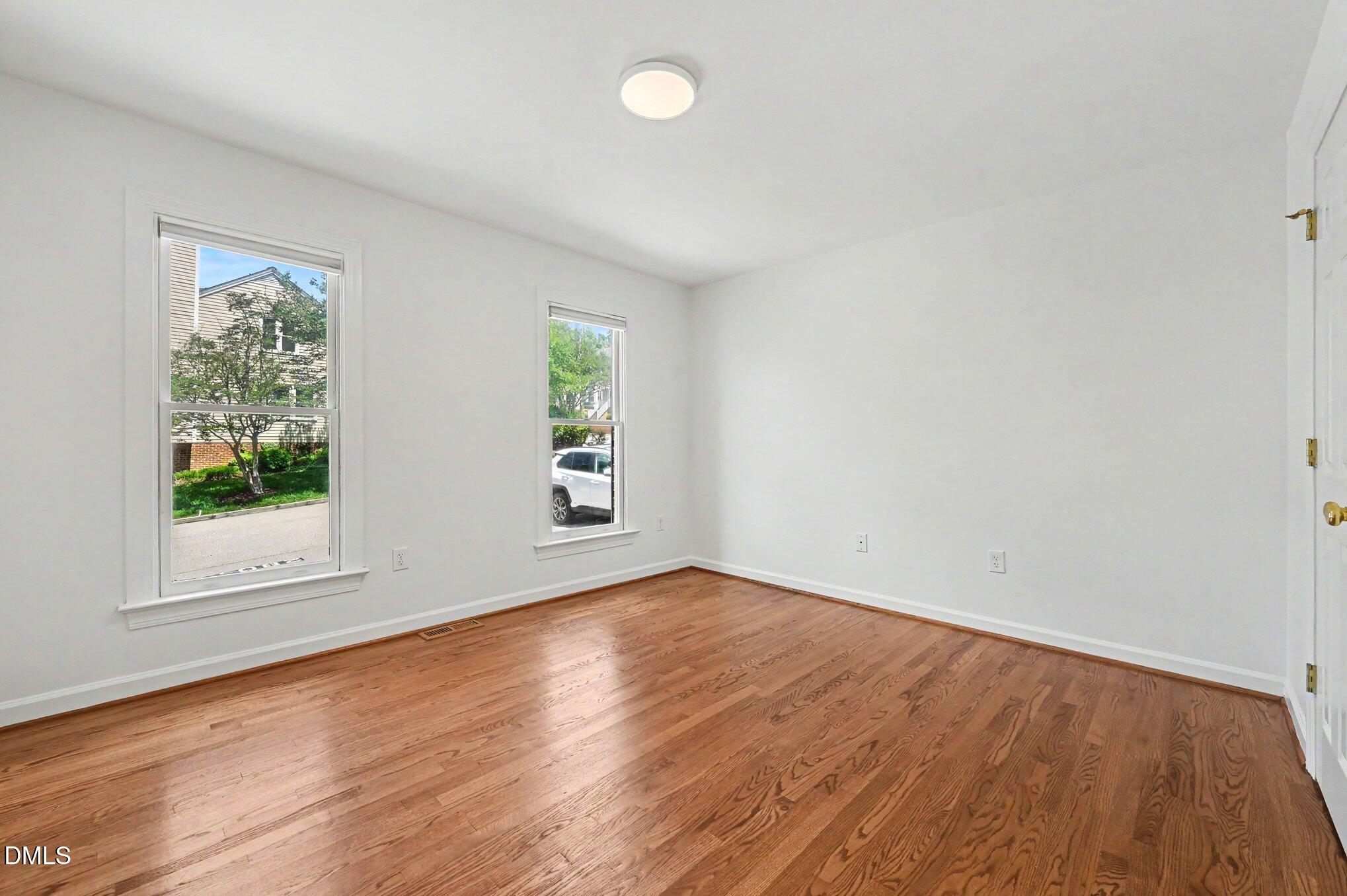2807 Sterling Park Drive Property Photo 9