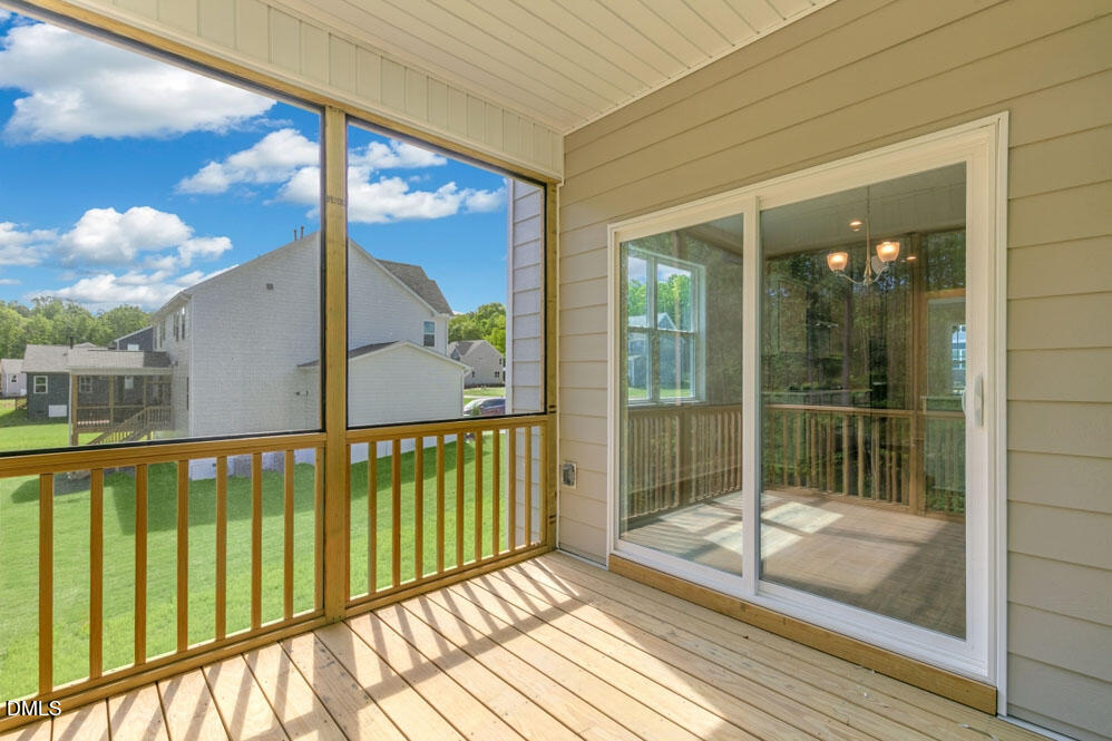 1540 Jasmine View Way Property Photo 33